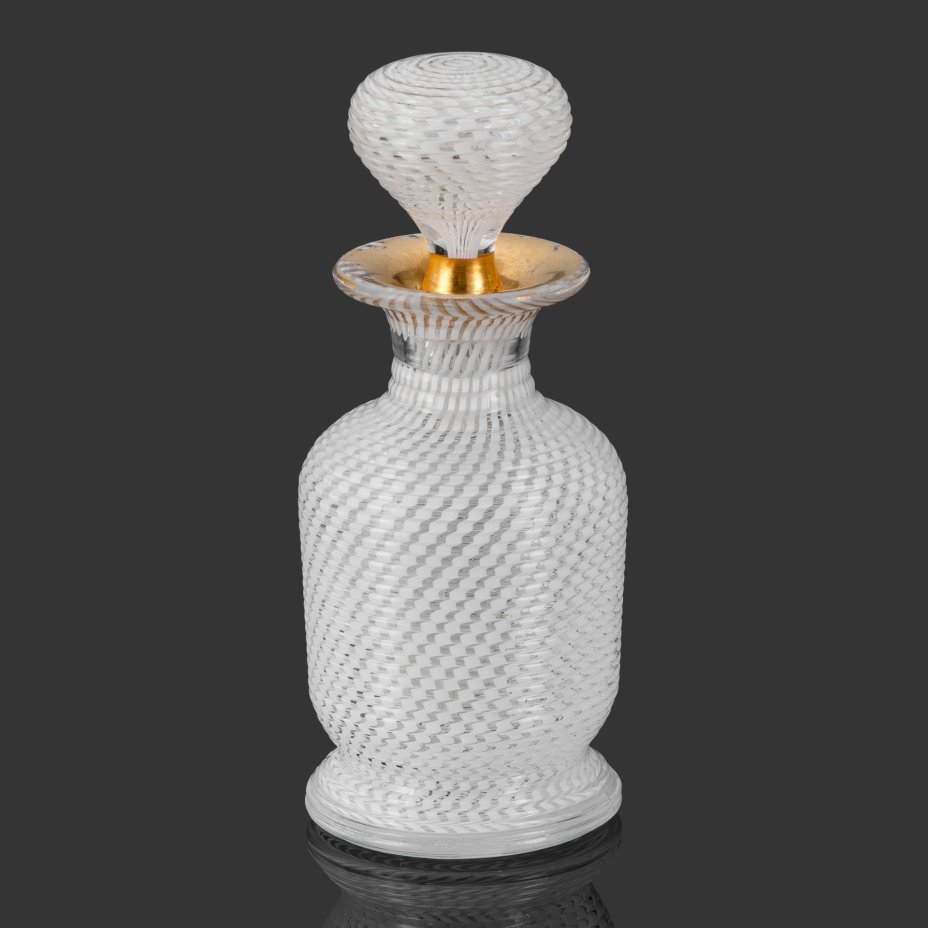 Флакон парфюмерный, украшенный декором "Венецианская нить", стекло, золочение, Богемия, 1880-1910 гг.