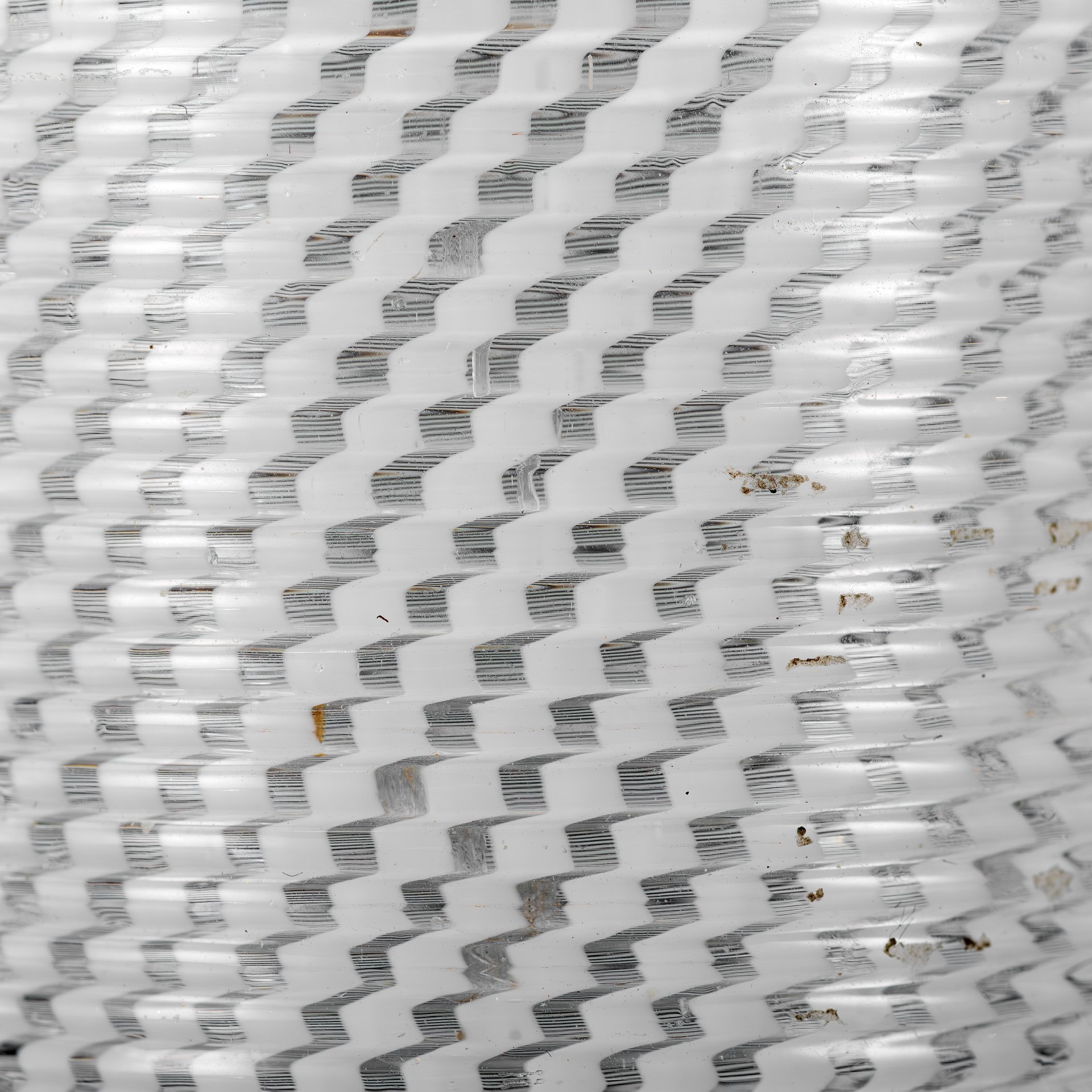 Флакон парфюмерный, украшенный декором "Венецианская нить", стекло, золочение, Богемия, 1880-1910 гг.