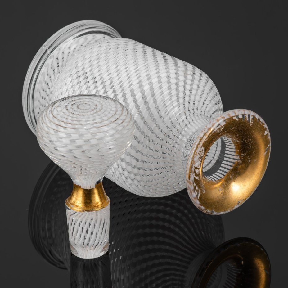 Флакон парфюмерный, украшенный декором "Венецианская нить", стекло, золочение, Богемия, 1880-1910 гг.