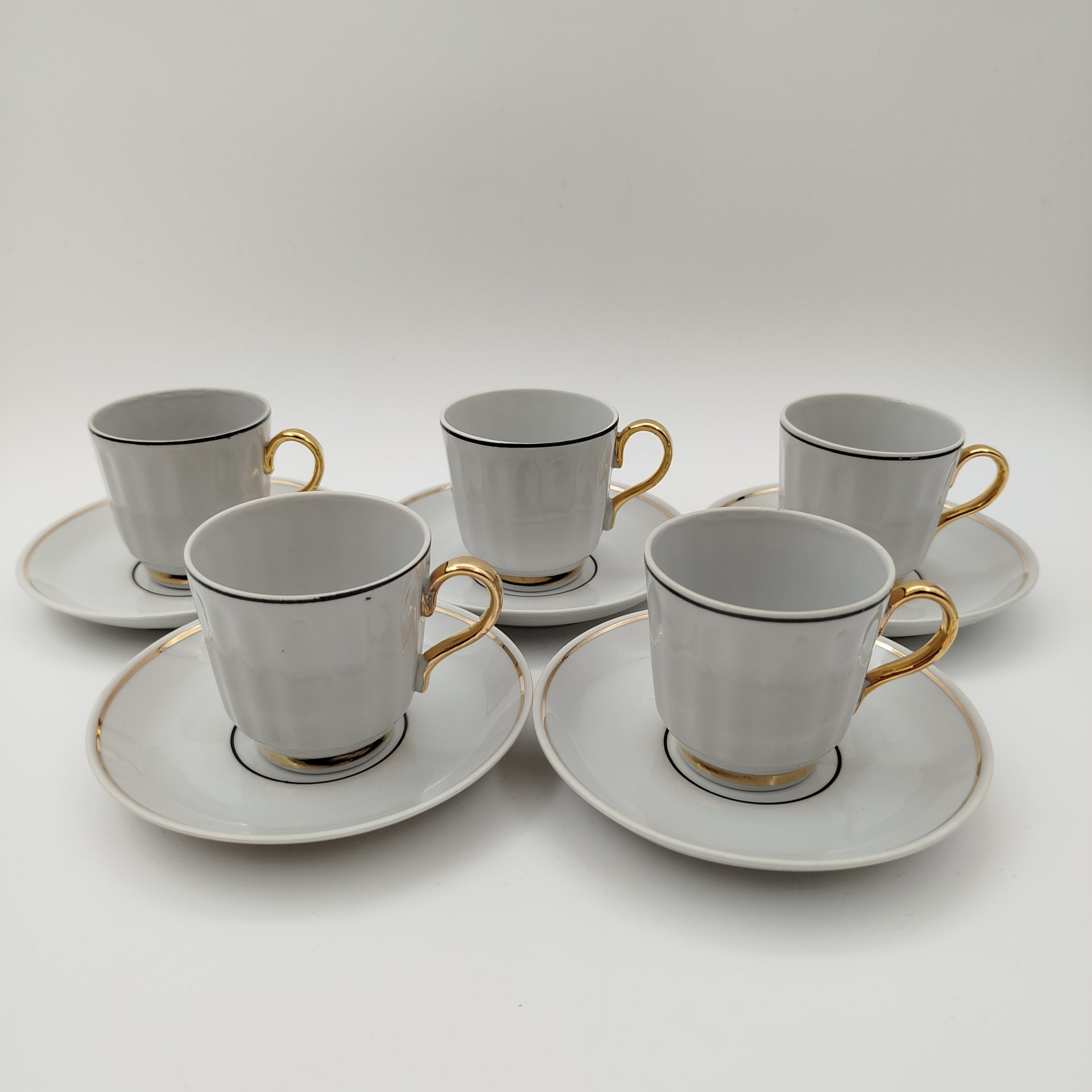 Набор из 5-ти кофейный пар, украшенных лаконичным декором, фарфор, золочение, Барановский фарфоровый завод, СССР, 1970-1990 гг.