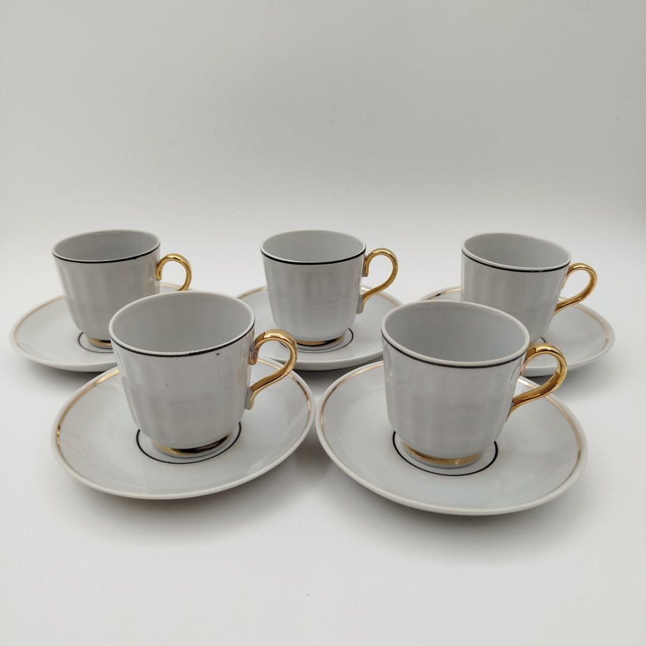 Набор из 5-ти кофейный пар, украшенных лаконичным декором, фарфор, золочение, Барановский фарфоровый завод, СССР, 1970-1990 гг.