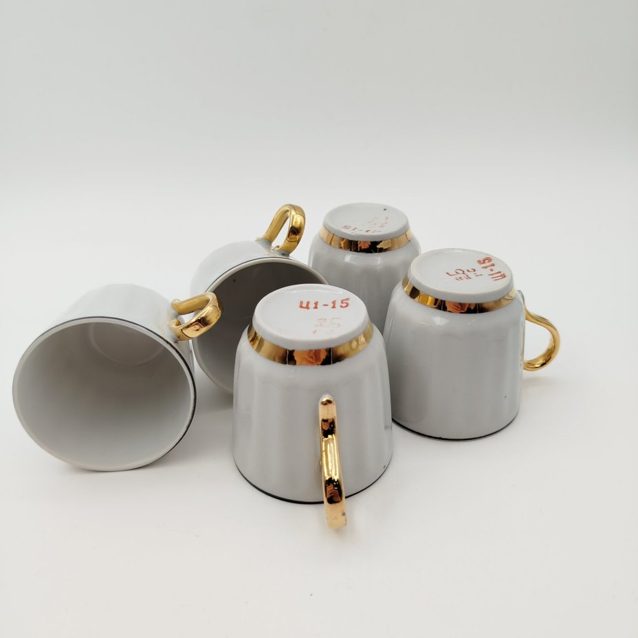 Набор из 5-ти кофейный пар, украшенных лаконичным декором, фарфор, золочение, Барановский фарфоровый завод, СССР, 1970-1990 гг.