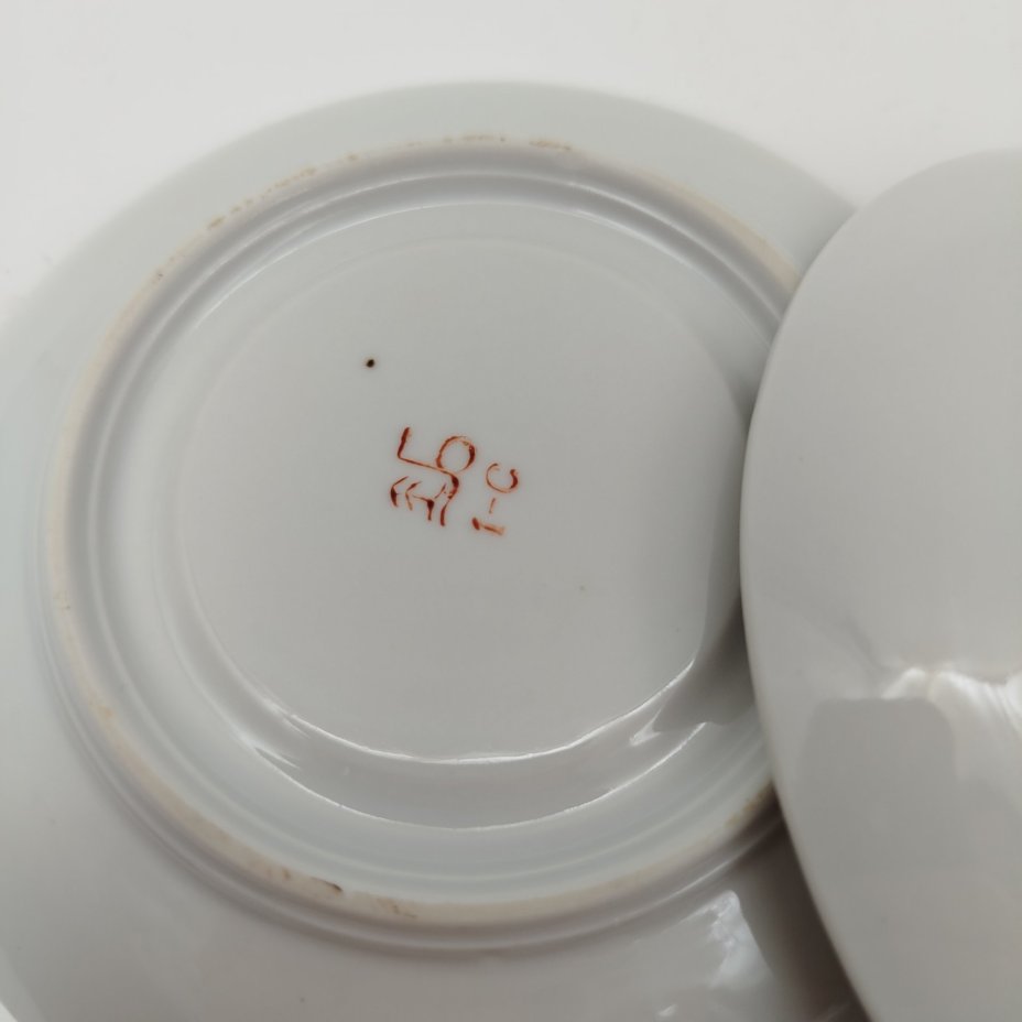 Набор из 5-ти кофейный пар, украшенных лаконичным декором, фарфор, золочение, Барановский фарфоровый завод, СССР, 1970-1990 гг.