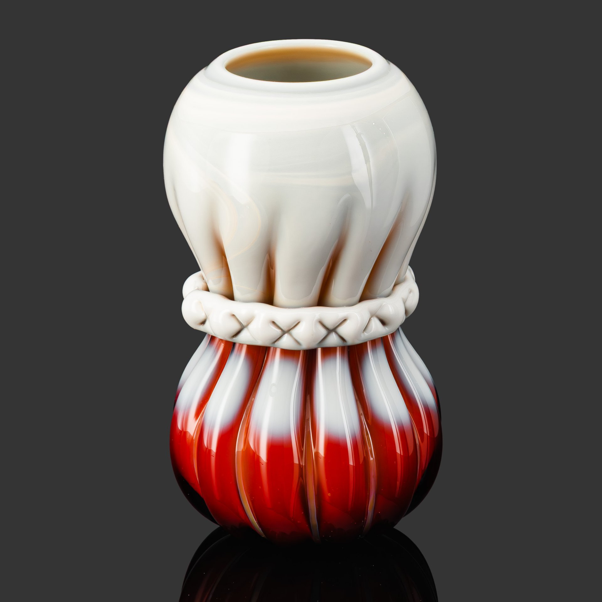 Ваза спиралевидной формы "Восьмерка", автор Воронцова