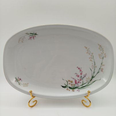 Блюдо прямоугольной формы, украшенное цветочным декором, фарфор, деколь, золочение, Bareuther & Co., Bavaria, Германия, 1931-1945 гг.