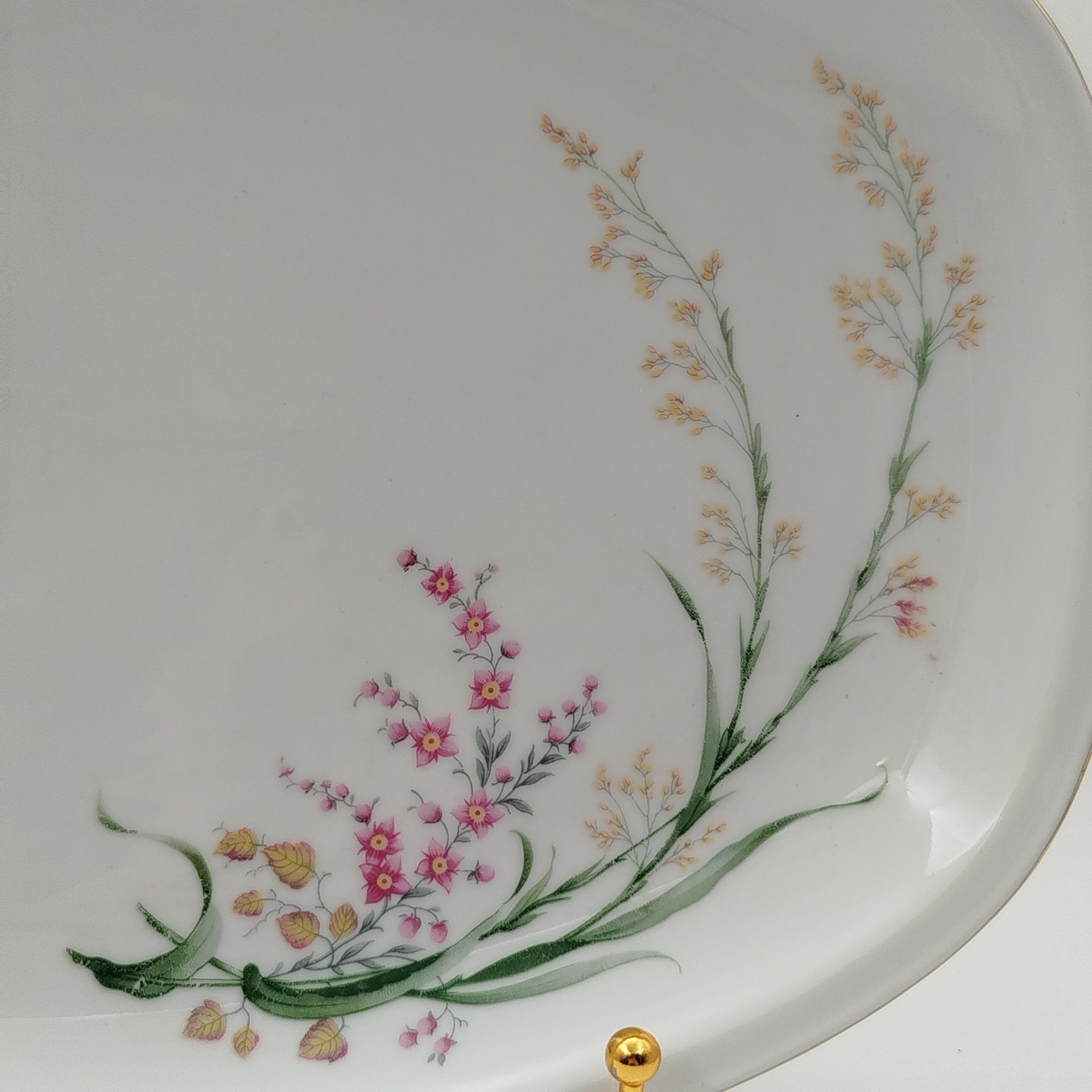 Блюдо прямоугольной формы, украшенное цветочным декором, фарфор, деколь, золочение, Bareuther & Co., Bavaria, Германия, 1931-1945 гг.