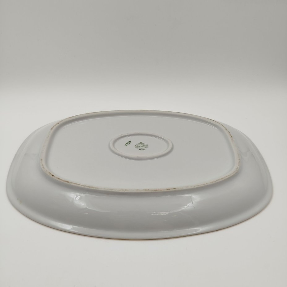 Блюдо прямоугольной формы, украшенное цветочным декором, фарфор, деколь, золочение, Bareuther & Co., Bavaria, Германия, 1931-1945 гг.