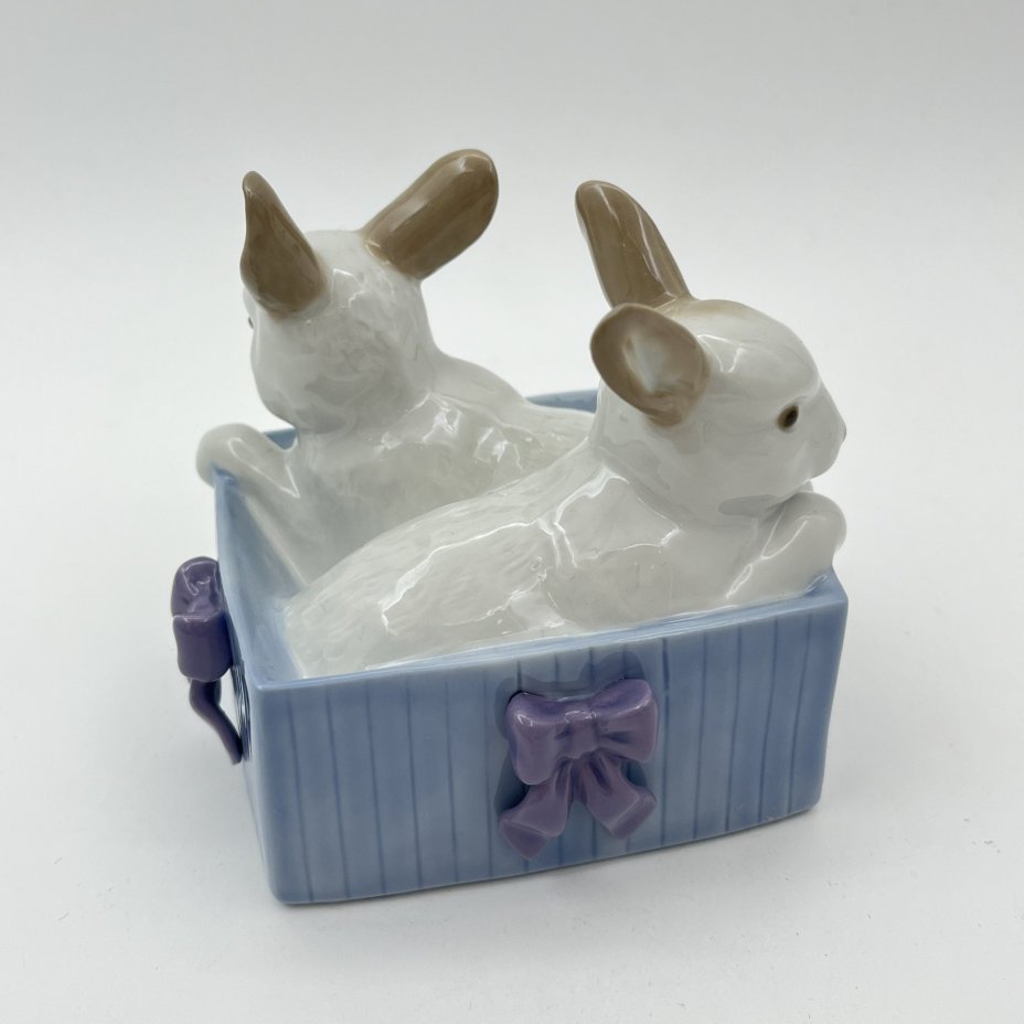 Статуэтка "Кролики в коробке", NAO Porcelain