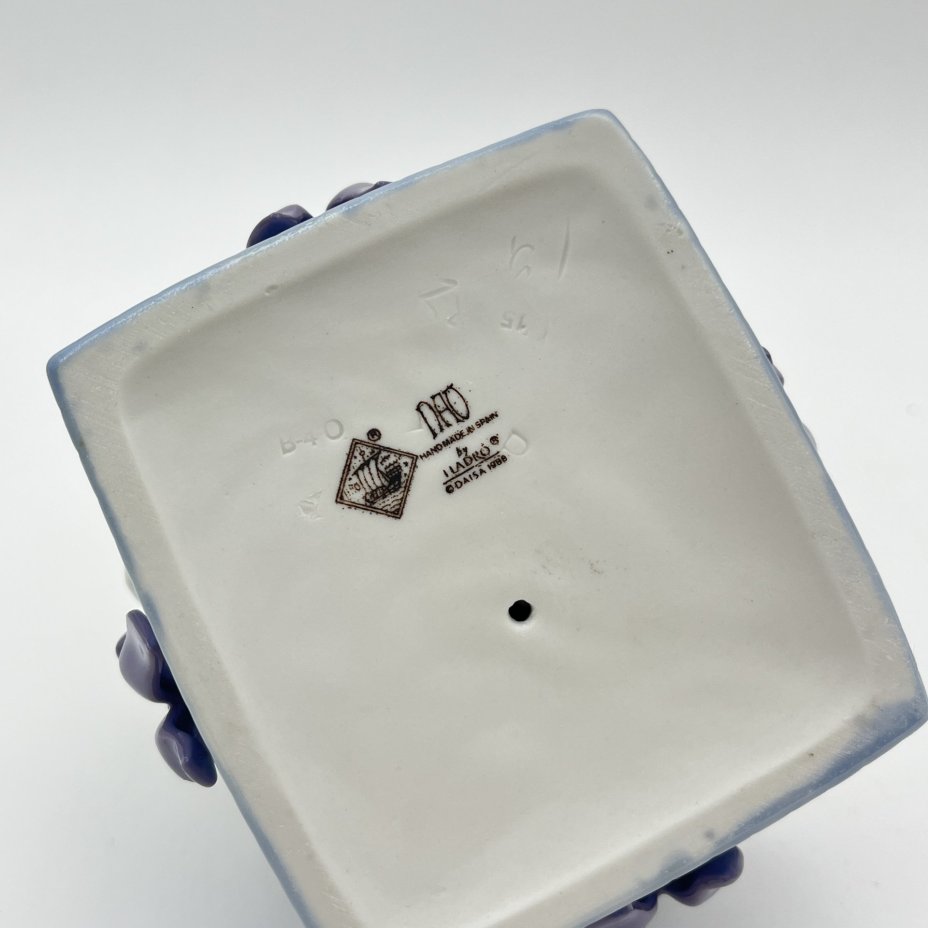 Статуэтка "Кролики в коробке", NAO Porcelain