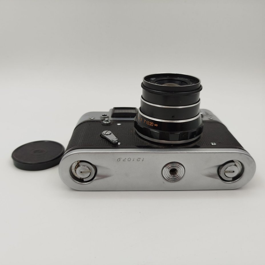 Фотоаппарат "ФЭД-4" с олимпийской символикой, в оригинальном кофре, металл, кожа, стекло, полимерные материалы, Харьковский машиностроительный завод им. Дзержинского (ФЭД), СССР, 1979-1981 гг., Харьковский машиностроительный завод им. Дзержинского (ФЭД)