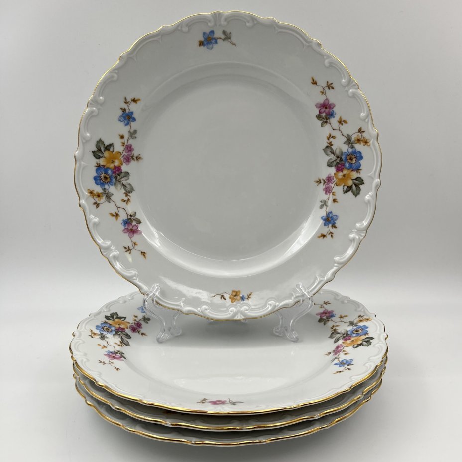 Набор обеденных тарелок с цветочным и рельефным декором на 4 персоны