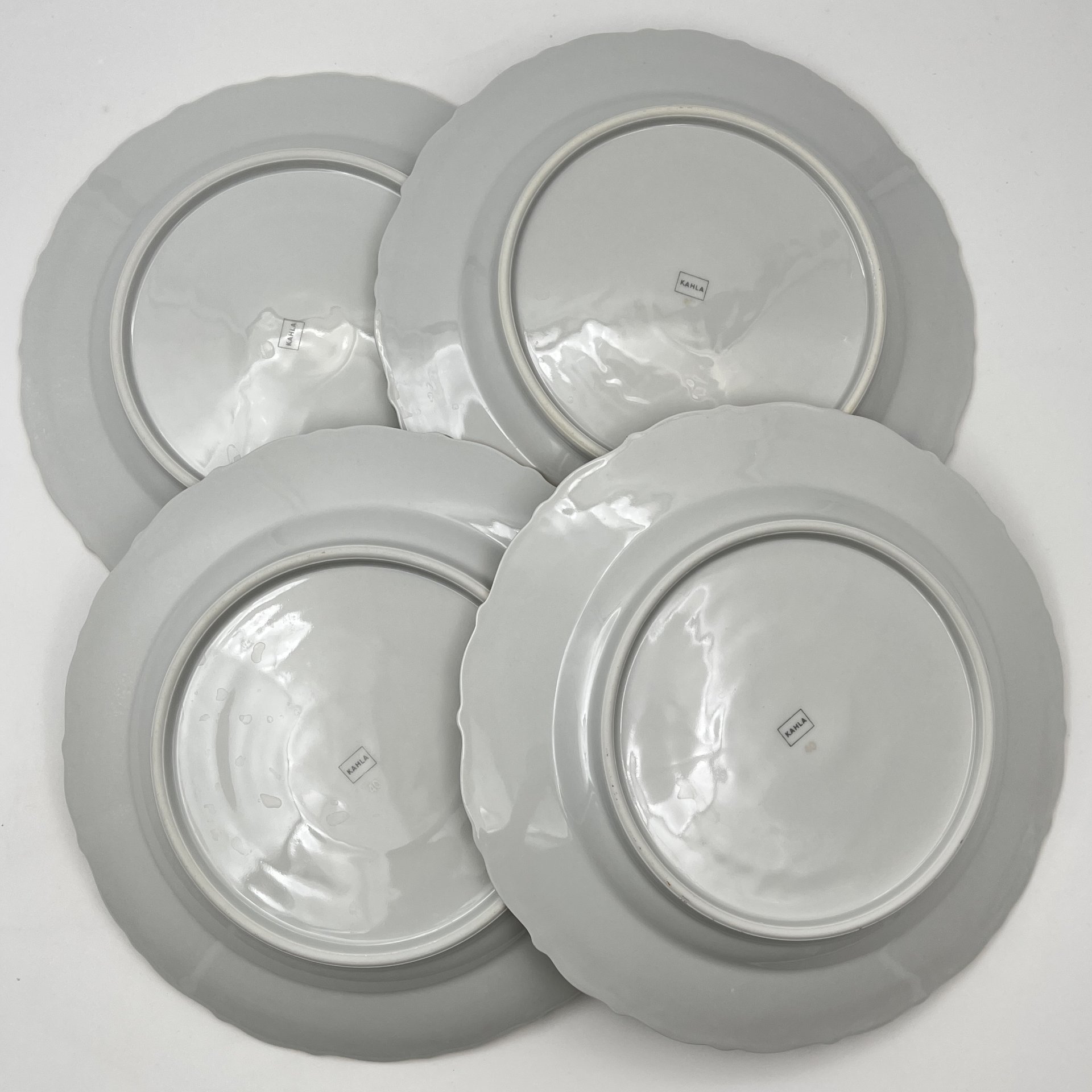 Набор обеденных тарелок с цветочным и рельефным декором на 4 персоны