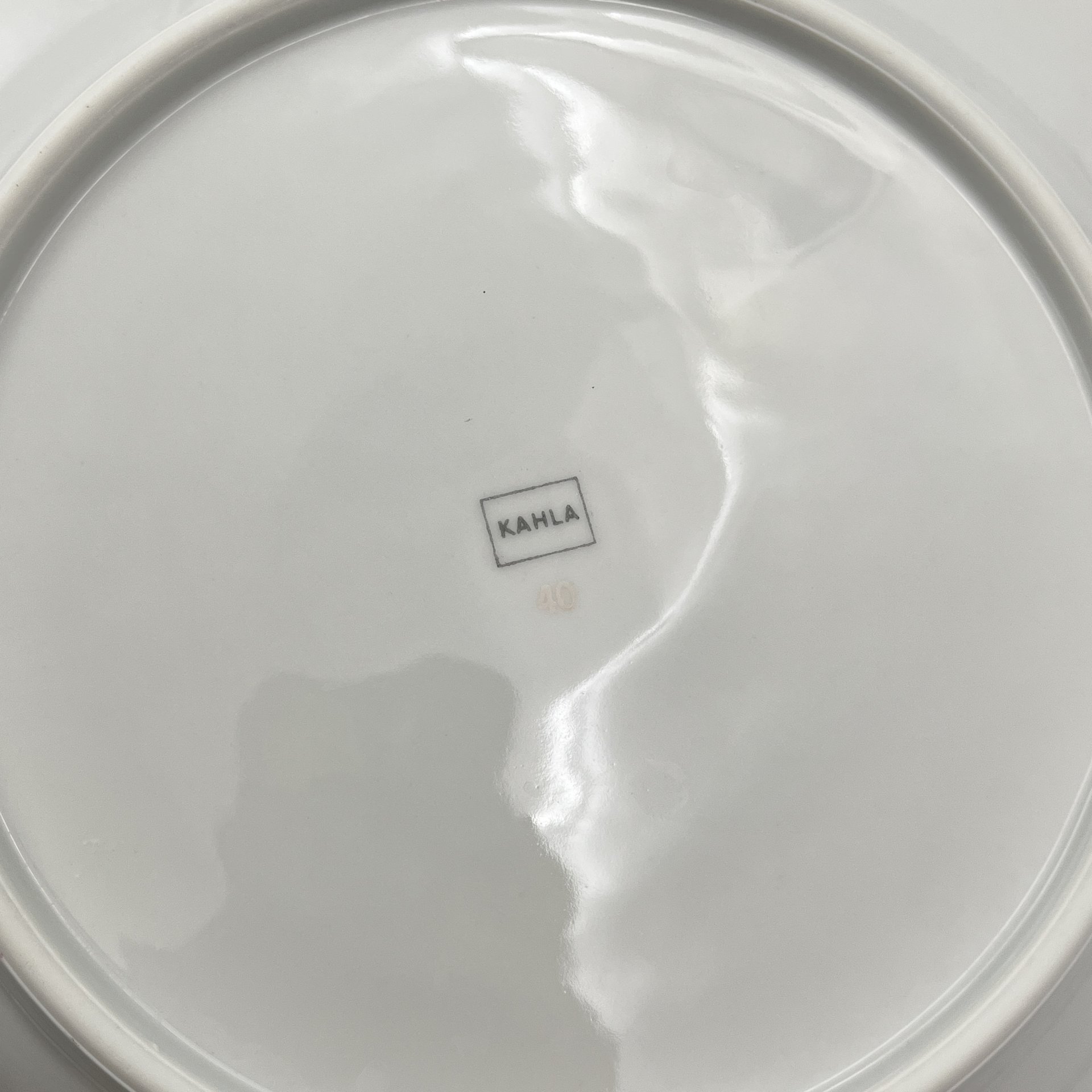 Набор обеденных тарелок с цветочным и рельефным декором на 4 персоны