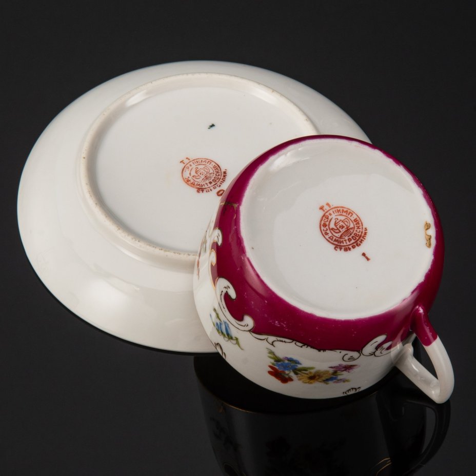 Чайная пара с цветочным декором, фарфор, крытье, деколь с дорисовкой, золочение, Дмитровский фарфоровый завод (ДФЗ Вербилки), СССР, 1917-1940 гг.