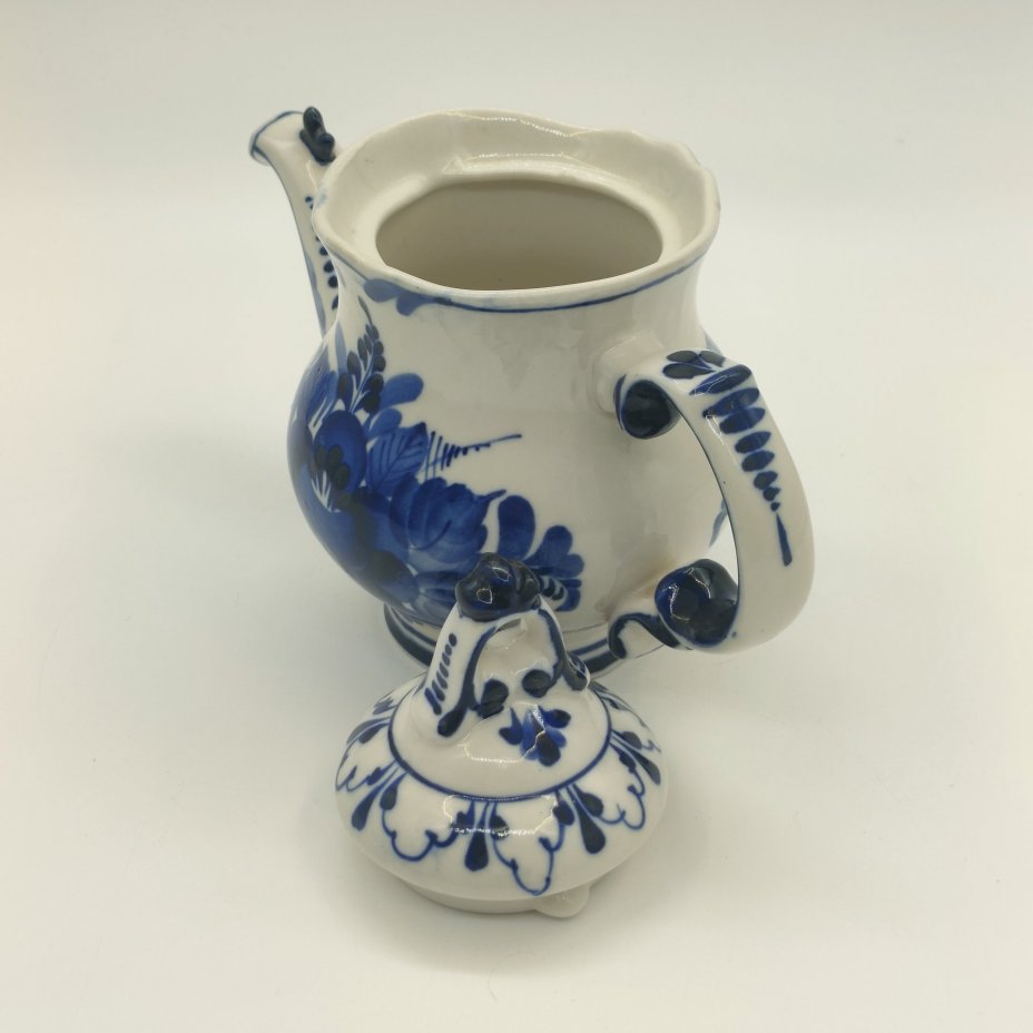 Чайник заварочный с рельефным цветочным декором, Гжель