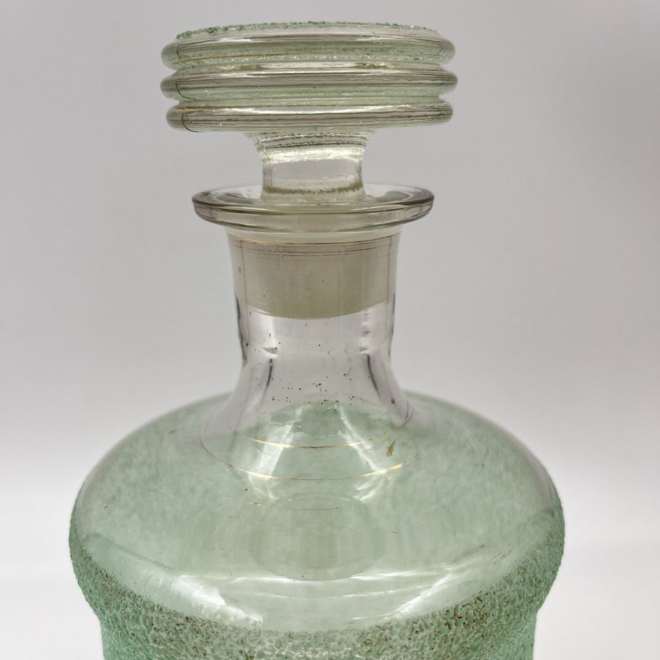 Штоф зелено-золотого оттенка, автор Н.А. Воинов, стекло, Завод «Красный Гигант», СССР, 1960-1980 гг.