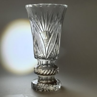 Ваза для цветов с резным растительным декором, хрусталь, алмазная грань, Стеклозавод «Неман», Беларусь, 2000-2015 гг.