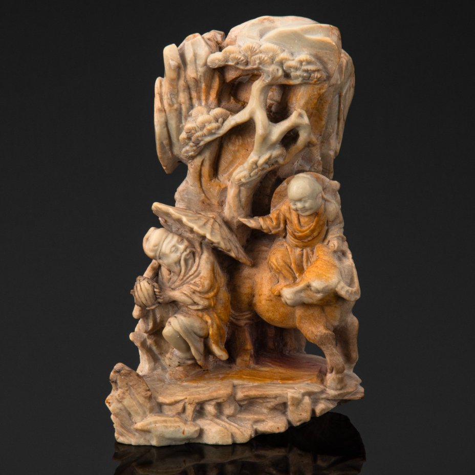 Статуэтка "Встреча старца и молодого монаха", талькохлорит (мыльный камень), резьба, Азия, 1950-1980 гг.