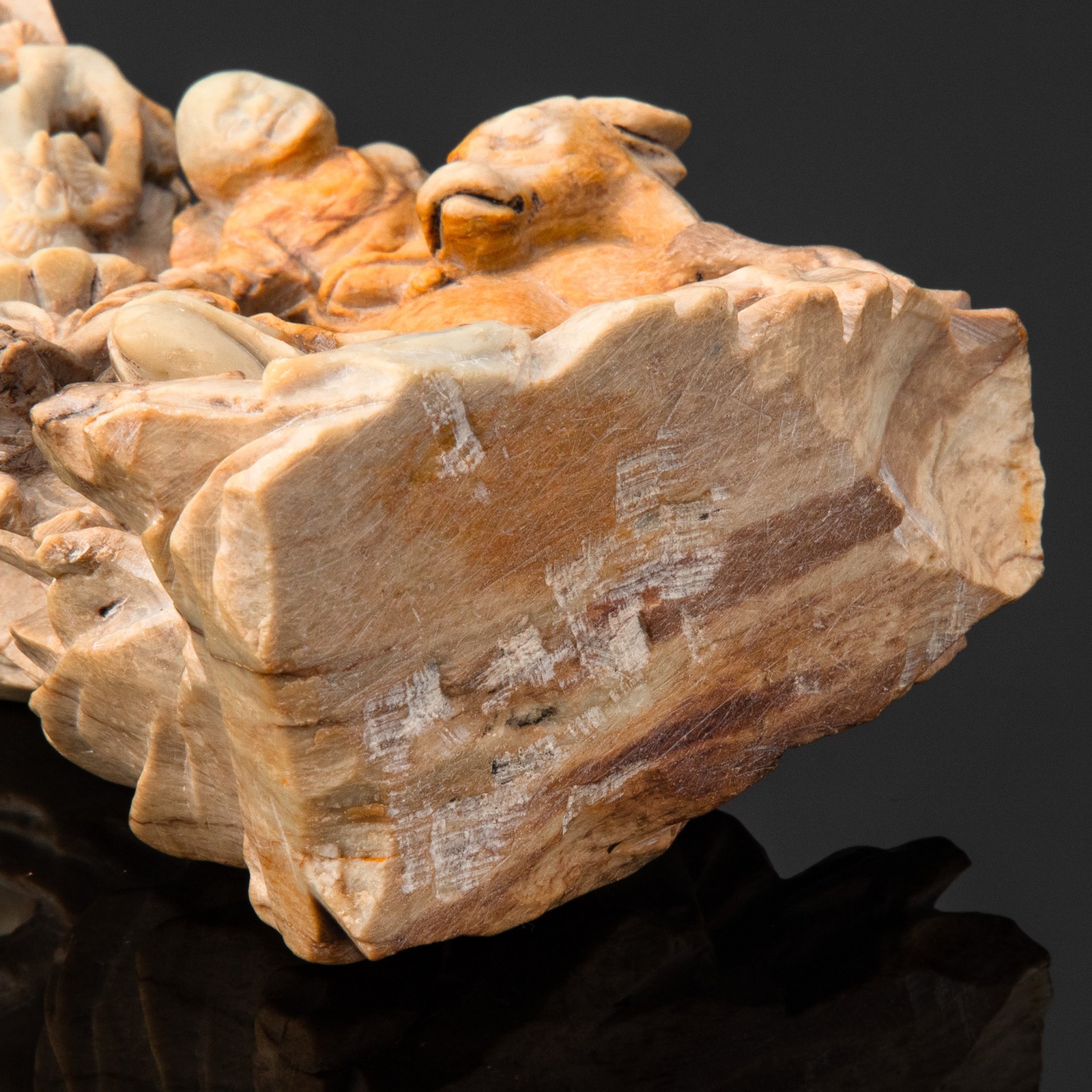 Статуэтка "Встреча старца и молодого монаха", талькохлорит (мыльный камень), резьба, Азия, 1950-1980 гг.