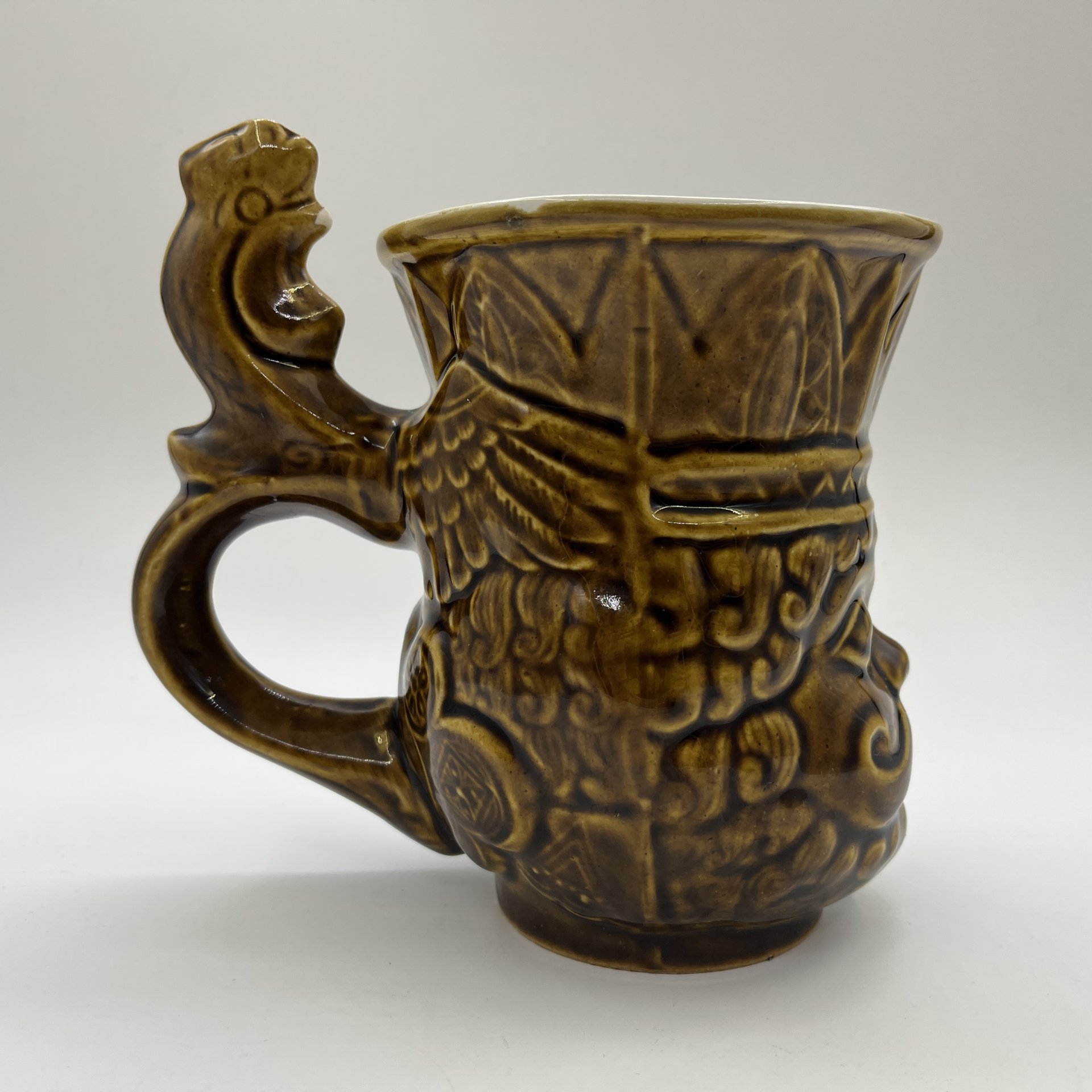 Кружка пивная с фигурной ручкой "Царь Дадон", керамика, цветные поливы, Московский завод «Изолятор», СССР, 1970-1980 гг.