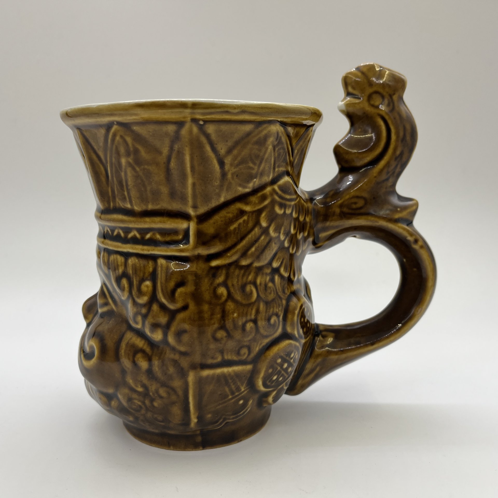 Кружка пивная с фигурной ручкой "Царь Дадон", керамика, цветные поливы, Московский завод «Изолятор», СССР, 1970-1980 гг.