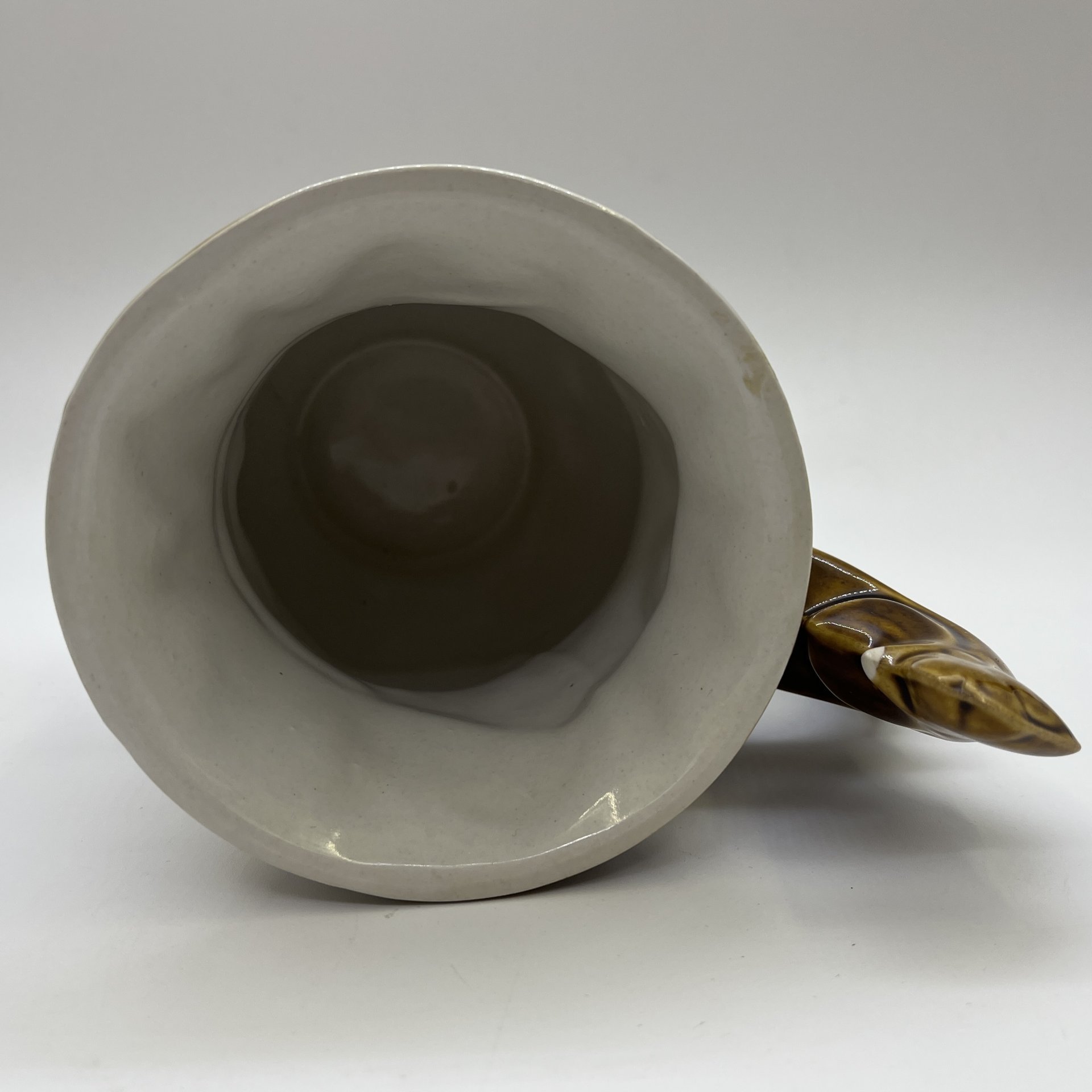 Кружка пивная с фигурной ручкой "Царь Дадон", керамика, цветные поливы, Московский завод «Изолятор», СССР, 1970-1980 гг.