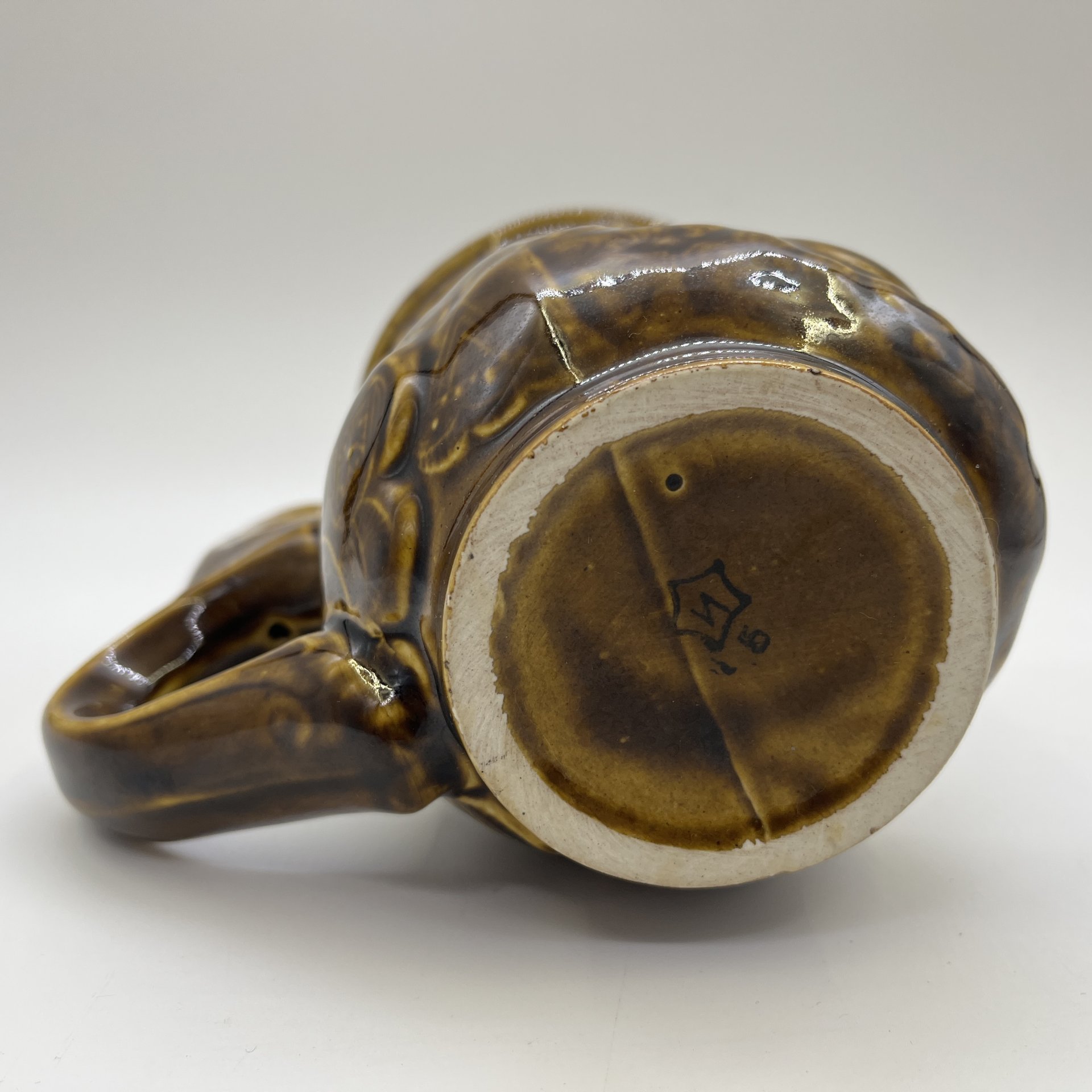 Кружка пивная с фигурной ручкой "Царь Дадон", керамика, цветные поливы, Московский завод «Изолятор», СССР, 1970-1980 гг.