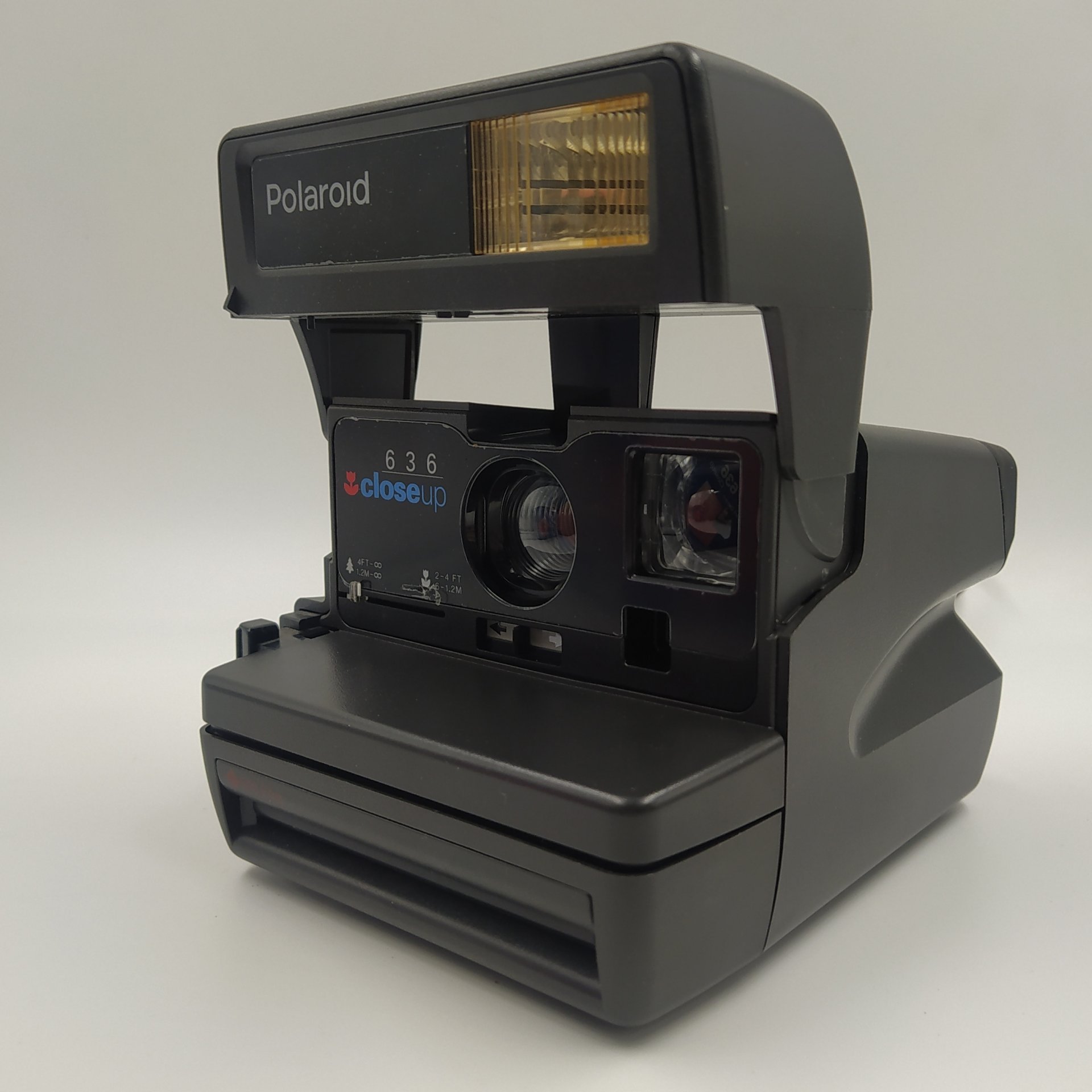 Фотоаппарат "Polaroid 636 Close Up" в оригинальной коробке, предприятие "Светозор" по лицензии компания "Polaroid", Polaroid