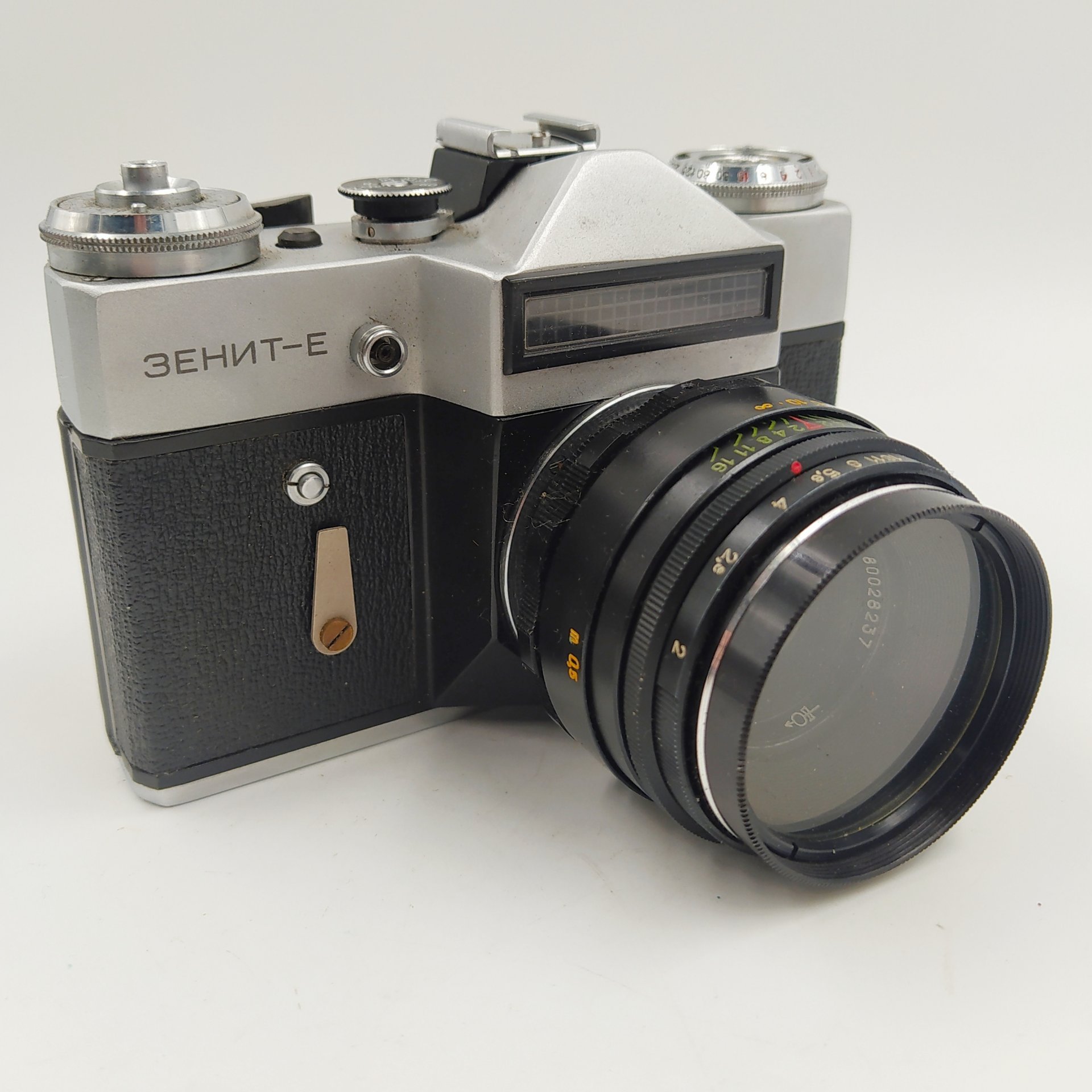 Фотоаппарат "Зенит-Е"  с объективом "Гелиос-44-2" в оригинальном кофре, металл, стекло, пластик, кожа, Белорусское оптико-механическое объединение (БелОМО), Белорусское оптико-механическое объединение (БелОМО)