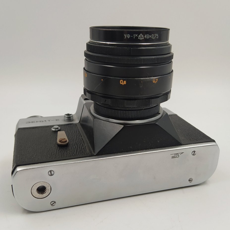 Фотоаппарат "Зенит-Е"  с объективом "Гелиос-44-2" в оригинальном кофре, металл, стекло, пластик, кожа, Белорусское оптико-механическое объединение (БелОМО), Белорусское оптико-механическое объединение (БелОМО)
