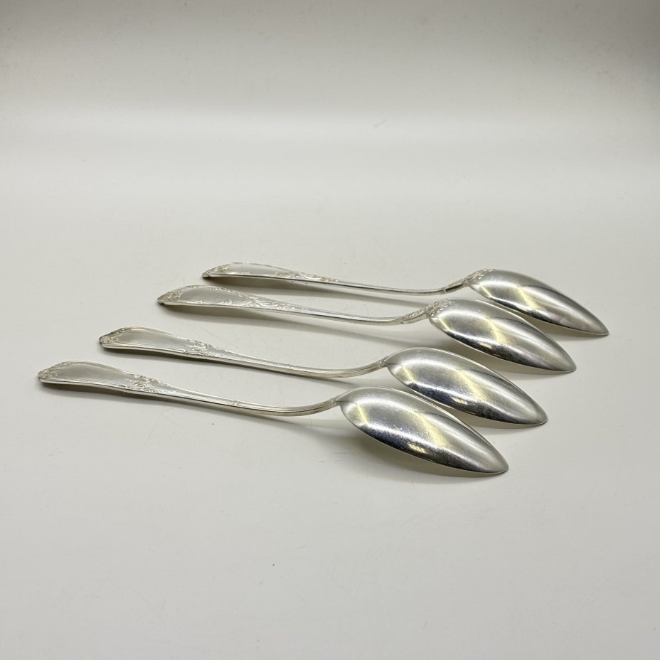 Набор из 4-х столовых ложек с растительным декором (в подборе), мНЦ (медь-никель-цинк), Киевский завод столовых приборов и посуды им. Дзержинского (ЗiД, ЗиД), СССР, 1950-1960 гг.