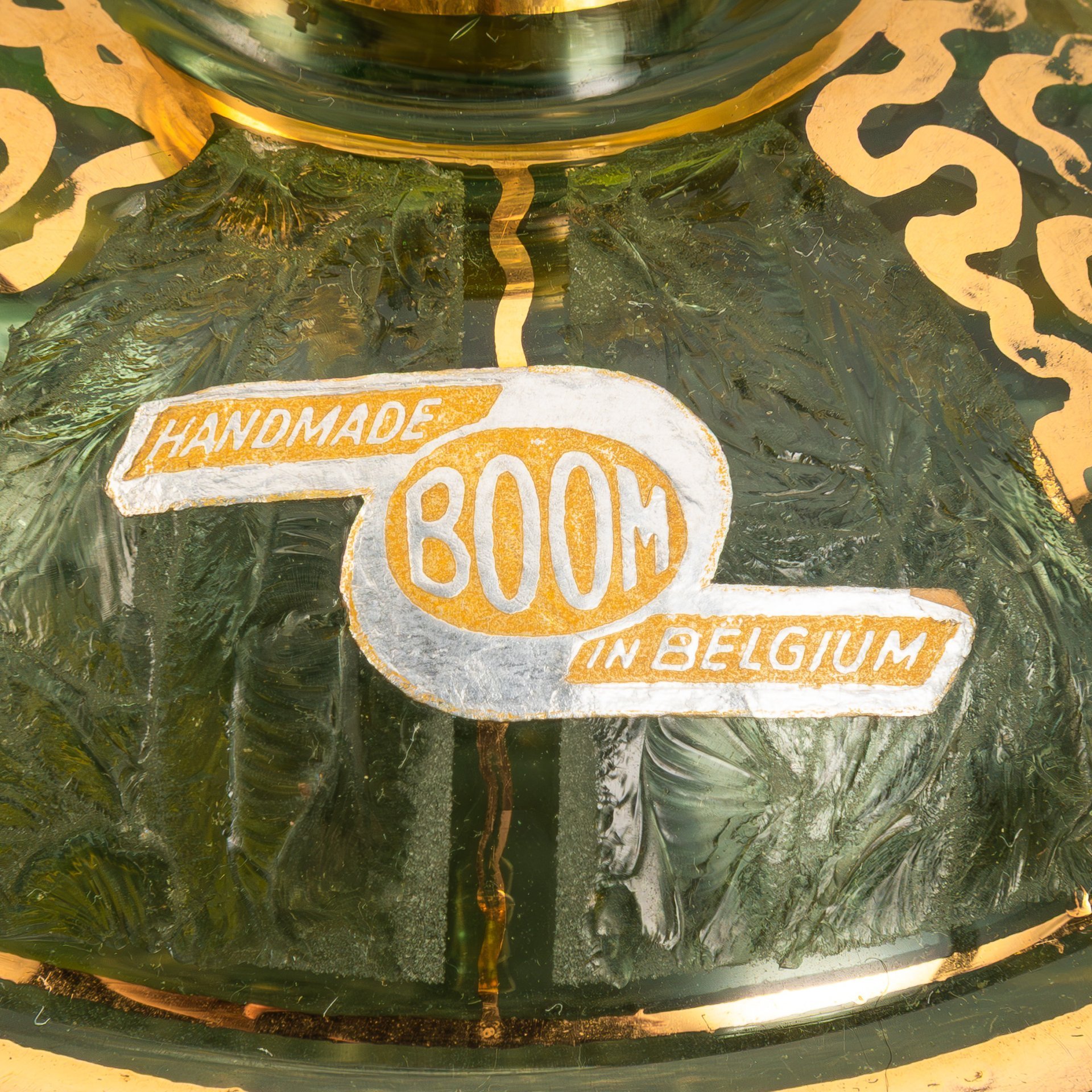 Парфюмерный набор (дамский набор для туалетного столика), состоящий из двух флаконов для духов и шкатулки