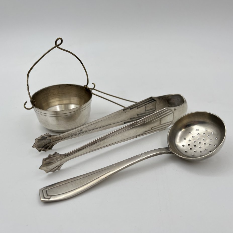 Набор сервировочный для чая (щипцы для сахара, ситечко для чайника, ситечко с ручкой) с  в кофре