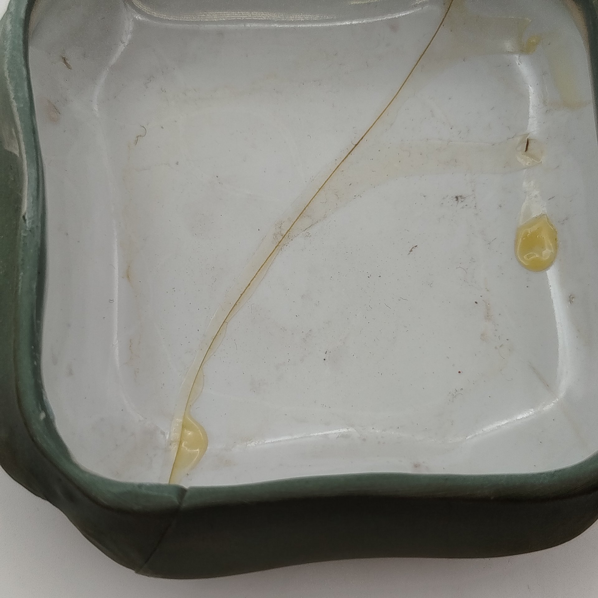 Шкатулка с рельефным цветочным декором, бисквит, крытье, Дмитровский фарфоровый завод (ДФЗ Вербилки), СССР, 1920-1950 гг.