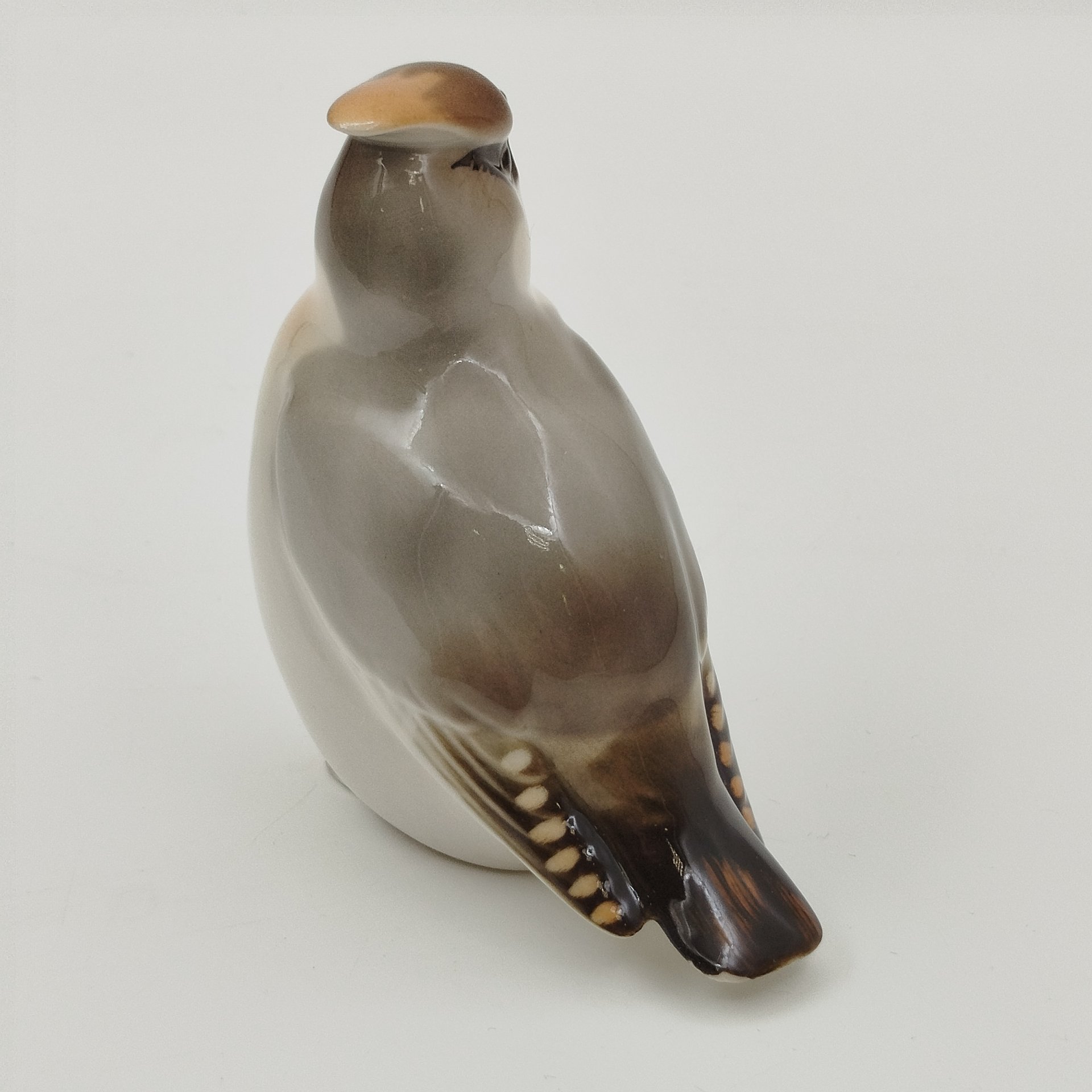 Статуэтка "Свиристель", скульптор П.П. Веселов, фарфор, роспись, аэрография, Императорский фарфоровый завод (ИФЗ), Российская Федерация, 2006-2023 гг.