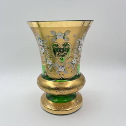 Ваза в форме кратера зеленого оттенка с объемным цветочным декором, стекло, золочение, налепы, Чехословакия, 1970-1990 гг.