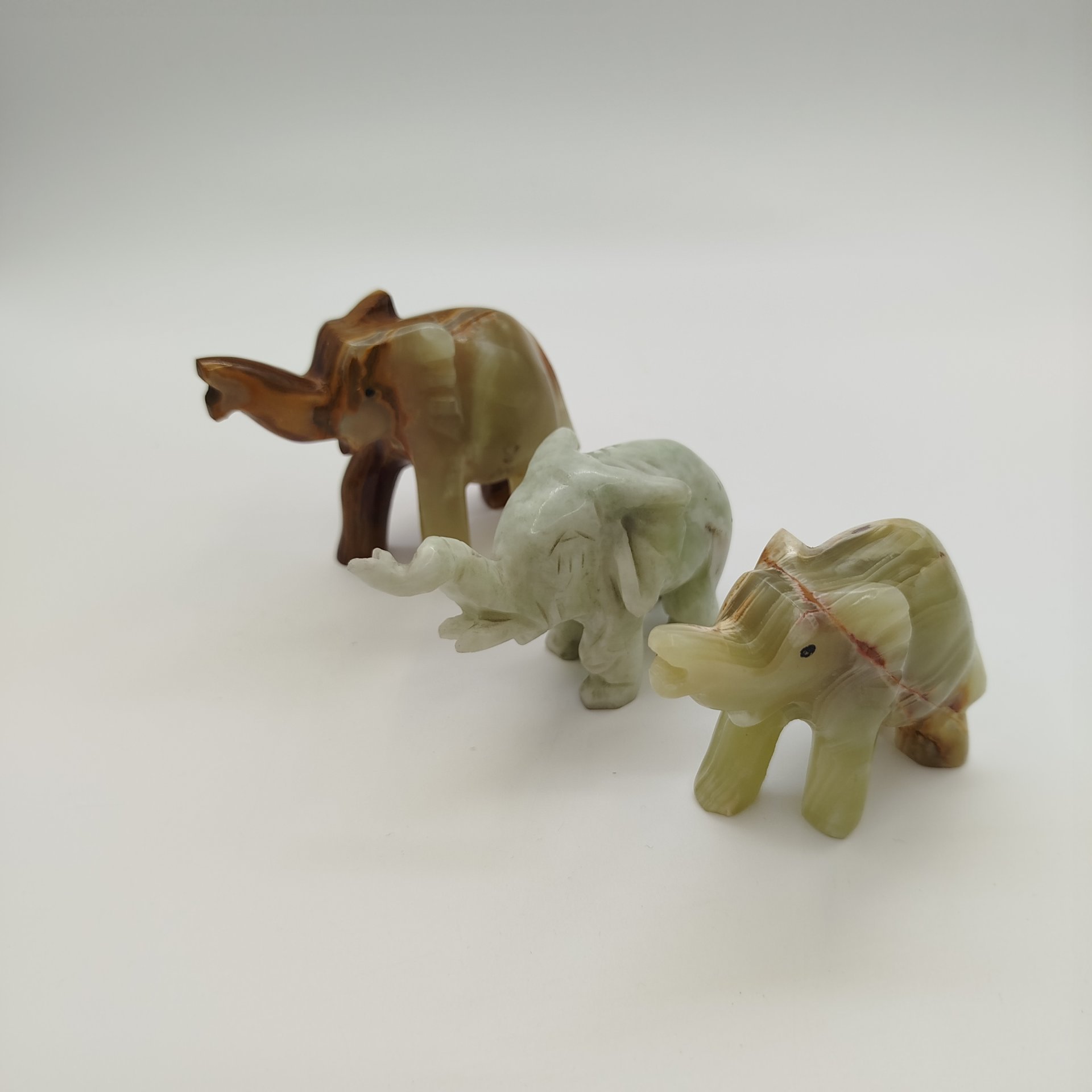 Набор из трех статуэток в виде слонов, натуральный камень, резьба, Азия, 2000-2010 гг.