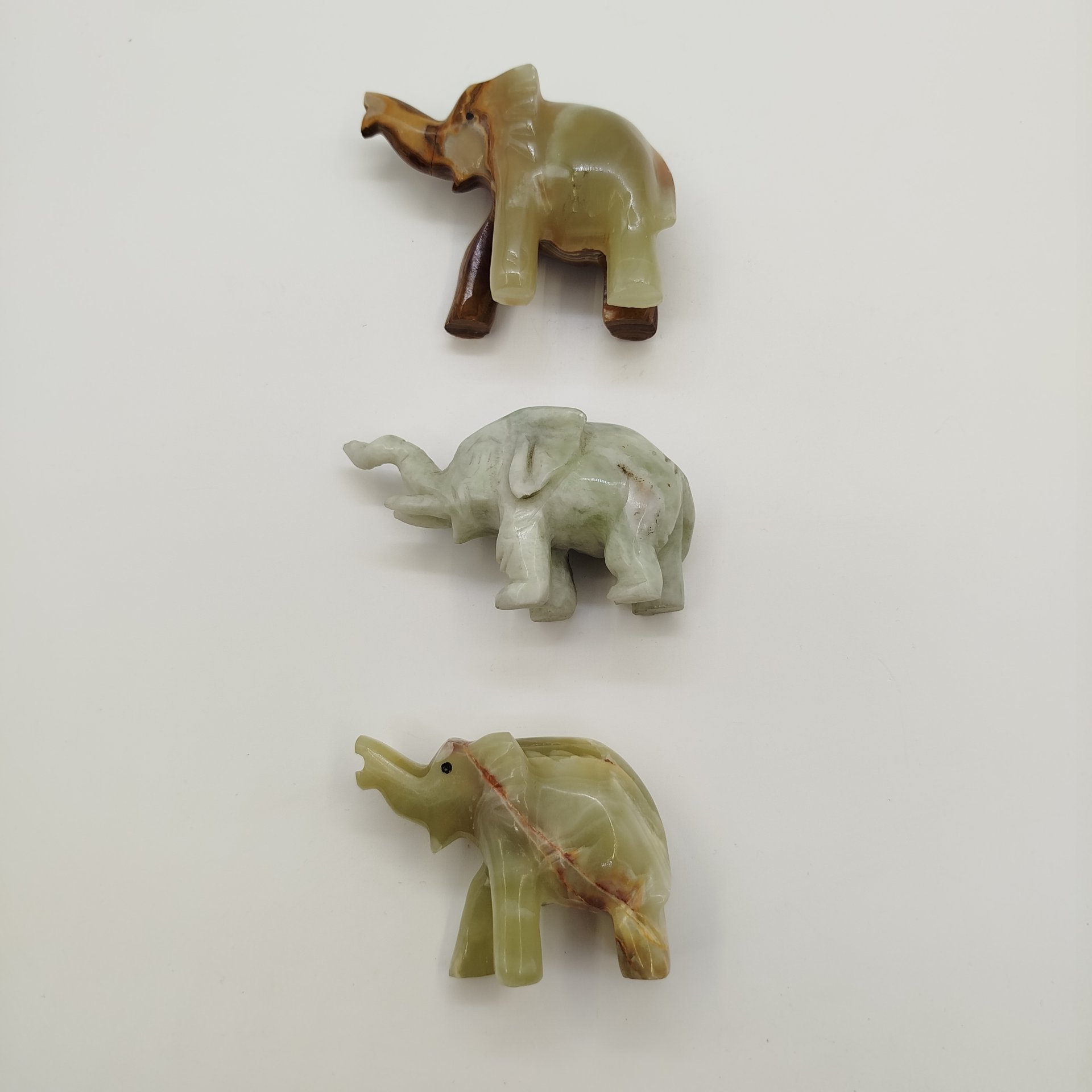 Набор из трех статуэток в виде слонов, натуральный камень, резьба, Азия, 2000-2010 гг.
