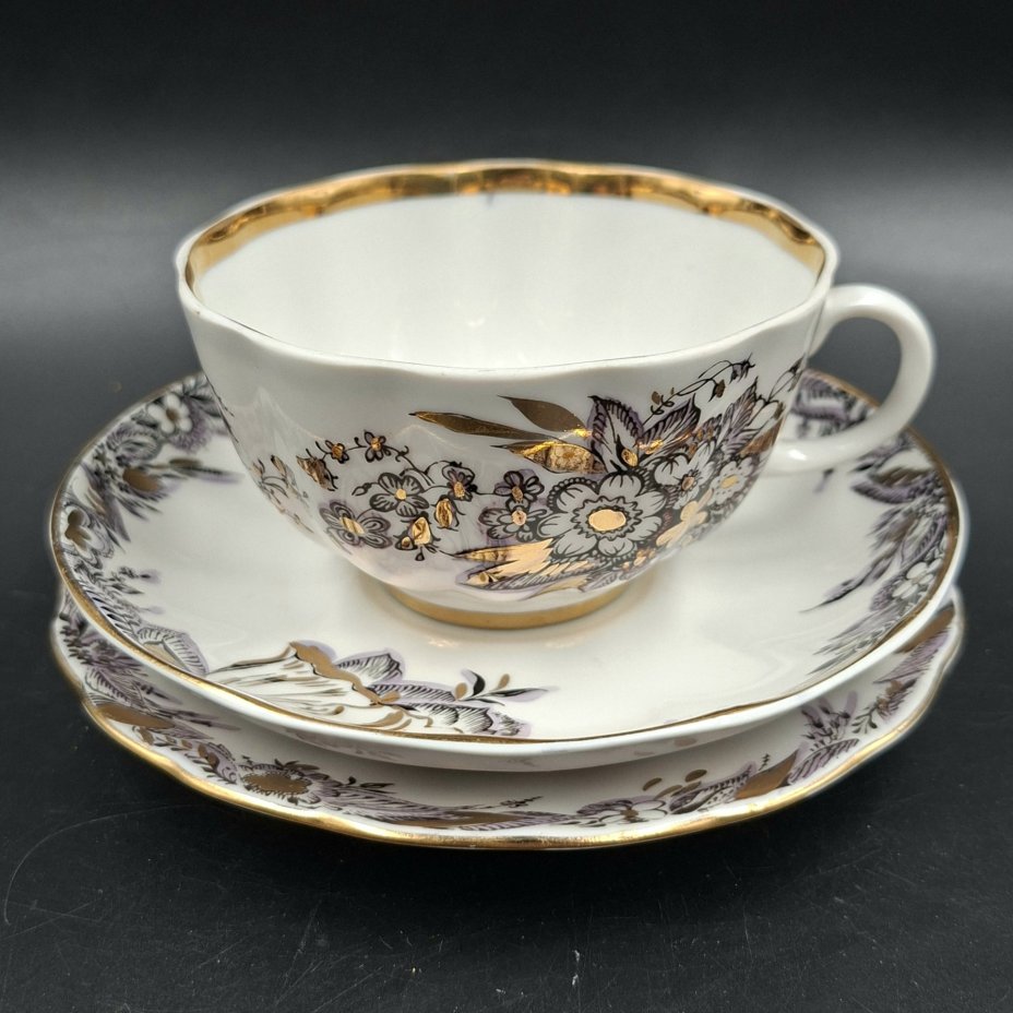 Трио чайное "Отражение", автор формы "Тюльпан" Яковлева С.Е., автор рисунка Косенкова К.Г., фарфор, деколь, подрисовка, золочение, Ленинградский фарфоровый завод (ЛФЗ), Россия, 1970-1992 гг.