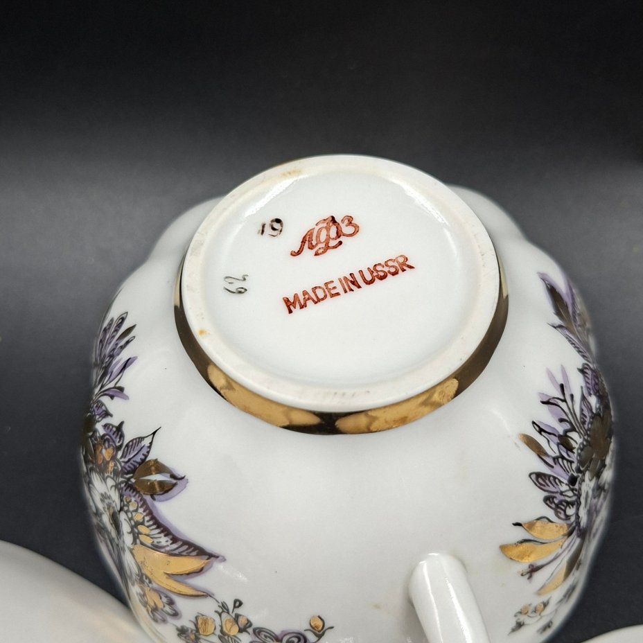 Трио чайное "Отражение", автор формы "Тюльпан" Яковлева С.Е., автор рисунка Косенкова К.Г., фарфор, деколь, подрисовка, золочение, Ленинградский фарфоровый завод (ЛФЗ), Россия, 1970-1992 гг.