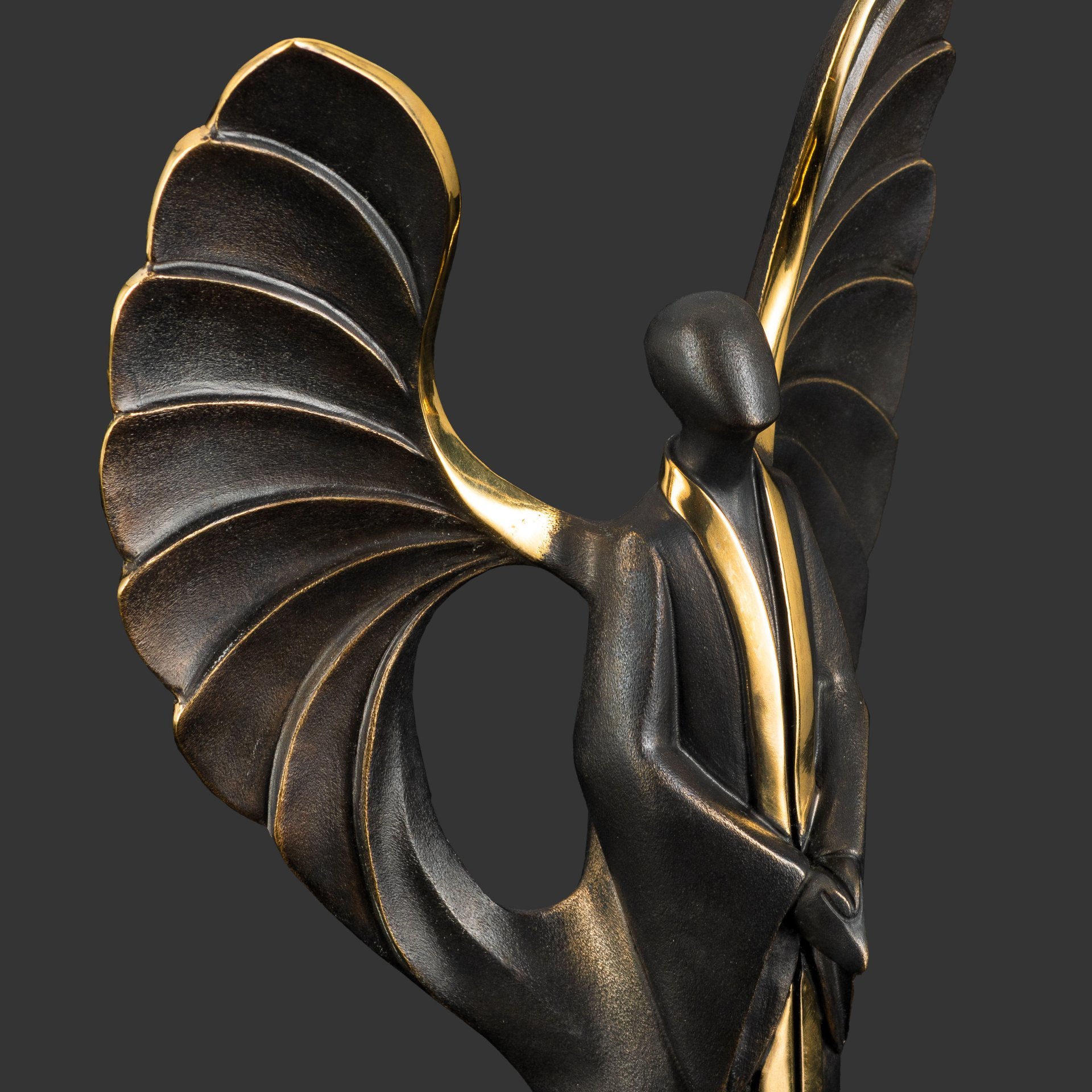 Скульптура "Ангел-хранитель Триумфатор"