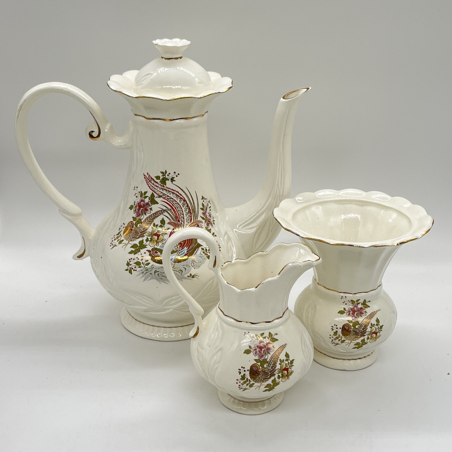 Набор из кофейника, вазочки и молочника "Павлин", Neofitou Keramik 24k Gold, керамика, деколь, золочение, Греция, 1980-2000 гг.