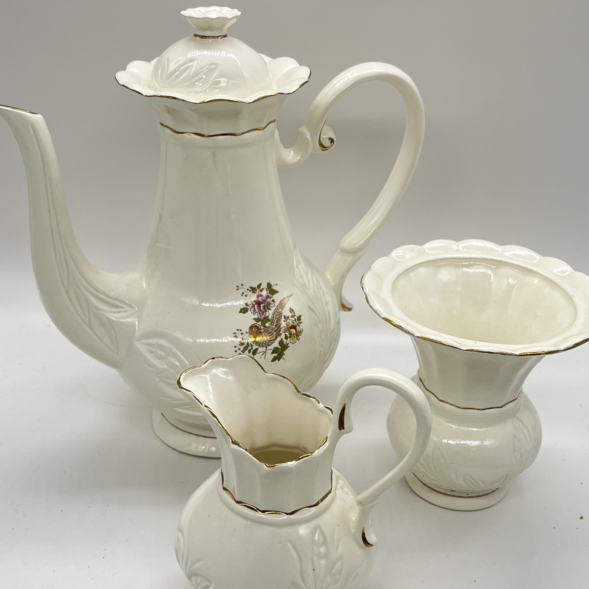 Набор из кофейника, вазочки и молочника "Павлин", Neofitou Keramik 24k Gold, керамика, деколь, золочение, Греция, 1980-2000 гг.