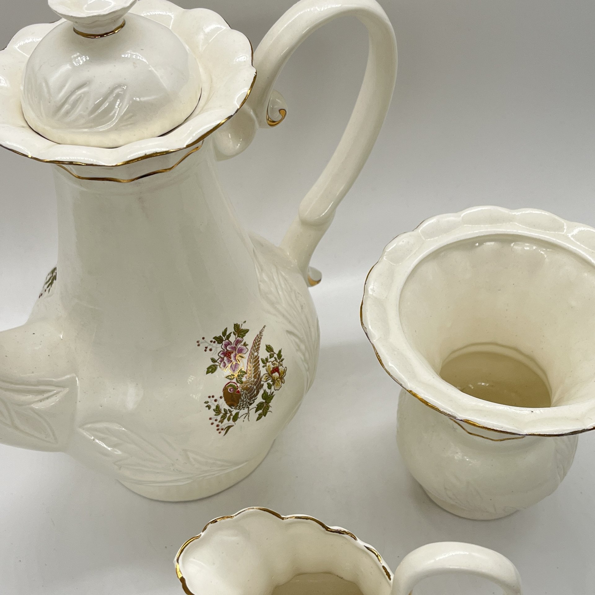 Набор из кофейника, вазочки и молочника "Павлин", Neofitou Keramik 24k Gold, керамика, деколь, золочение, Греция, 1980-2000 гг.