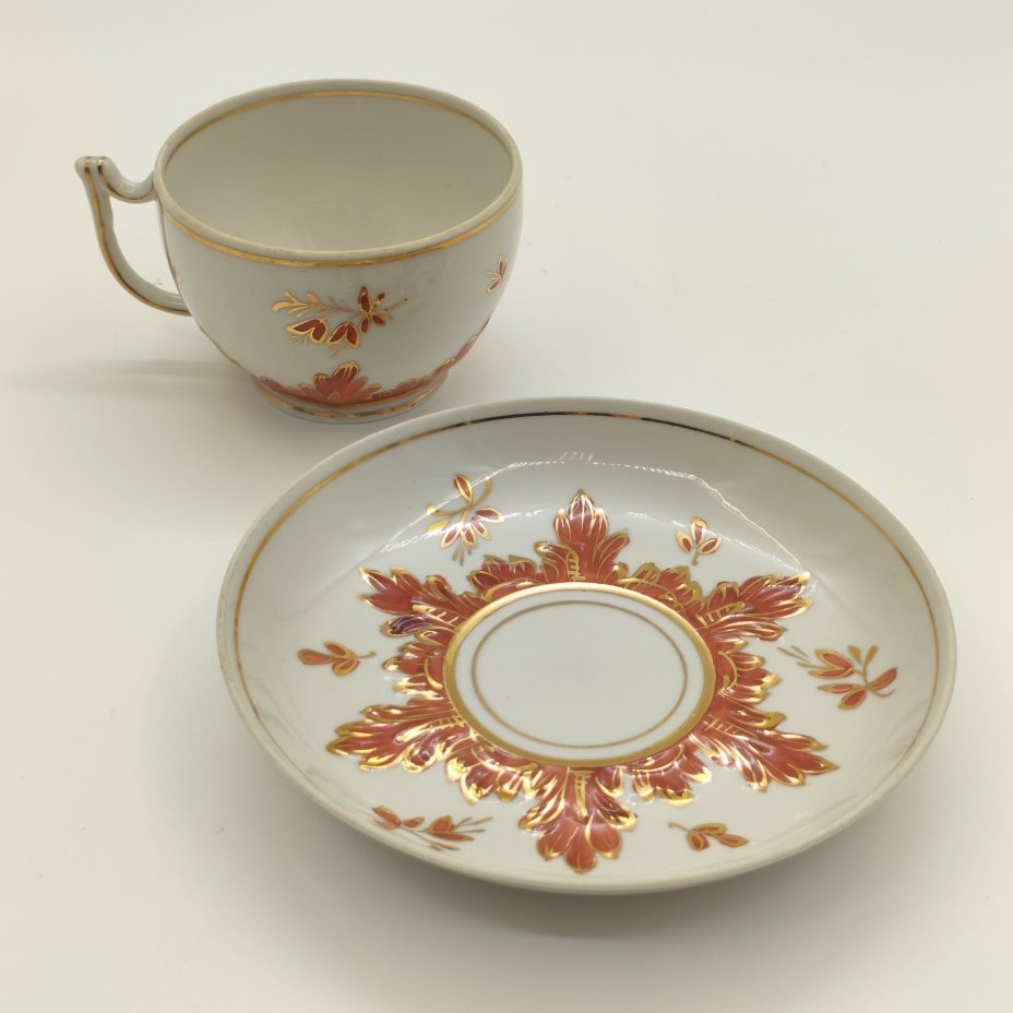 Чайная пара "Барбарис", автор Е.П. Смирнов, фарфор, роспись, золочение, Дмитровский фарфоровый завод (ДФЗ Вербилки), СССР, 1954-1991 гг.