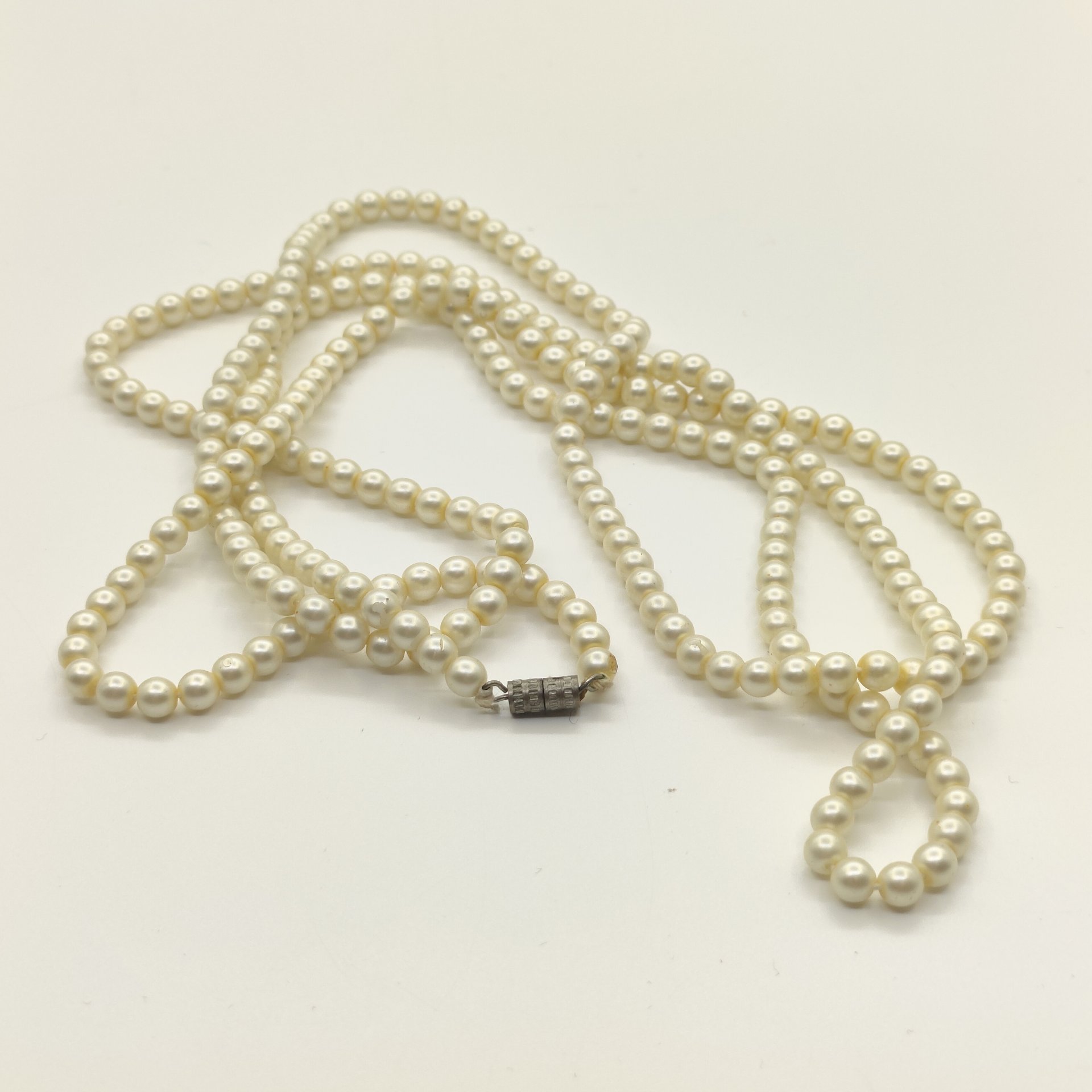 Бусы с бусинами круглой формы, композитный материал (имитация жемчуга), сплав металлов, СССР, 1970-1990 гг.