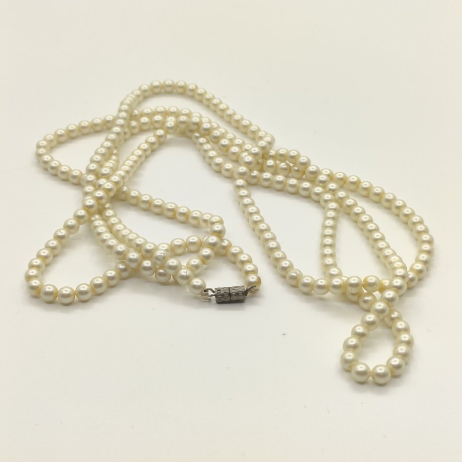 Бусы с бусинами круглой формы, композитный материал (имитация жемчуга), сплав металлов, СССР, 1970-1990 гг.