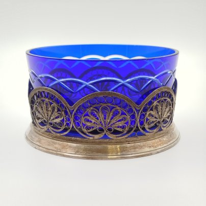 Сахарница из синего стекла с подставкой в технике скани, стекло, мельхиор, Мстерская художественная фабрика  «Ювелир», СССР, 1967 г.