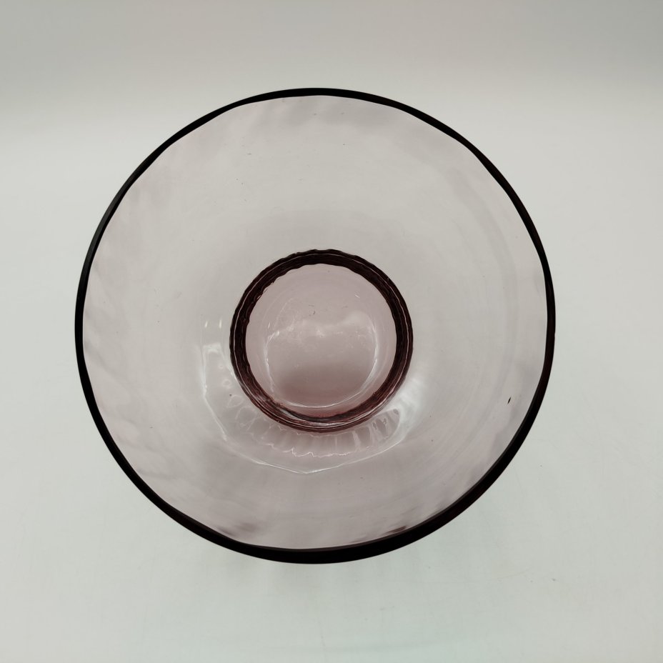 Пиала (конфетница)  лилового оттенка с рельефным туловом, стекло, СССР, 1980-1990 гг.