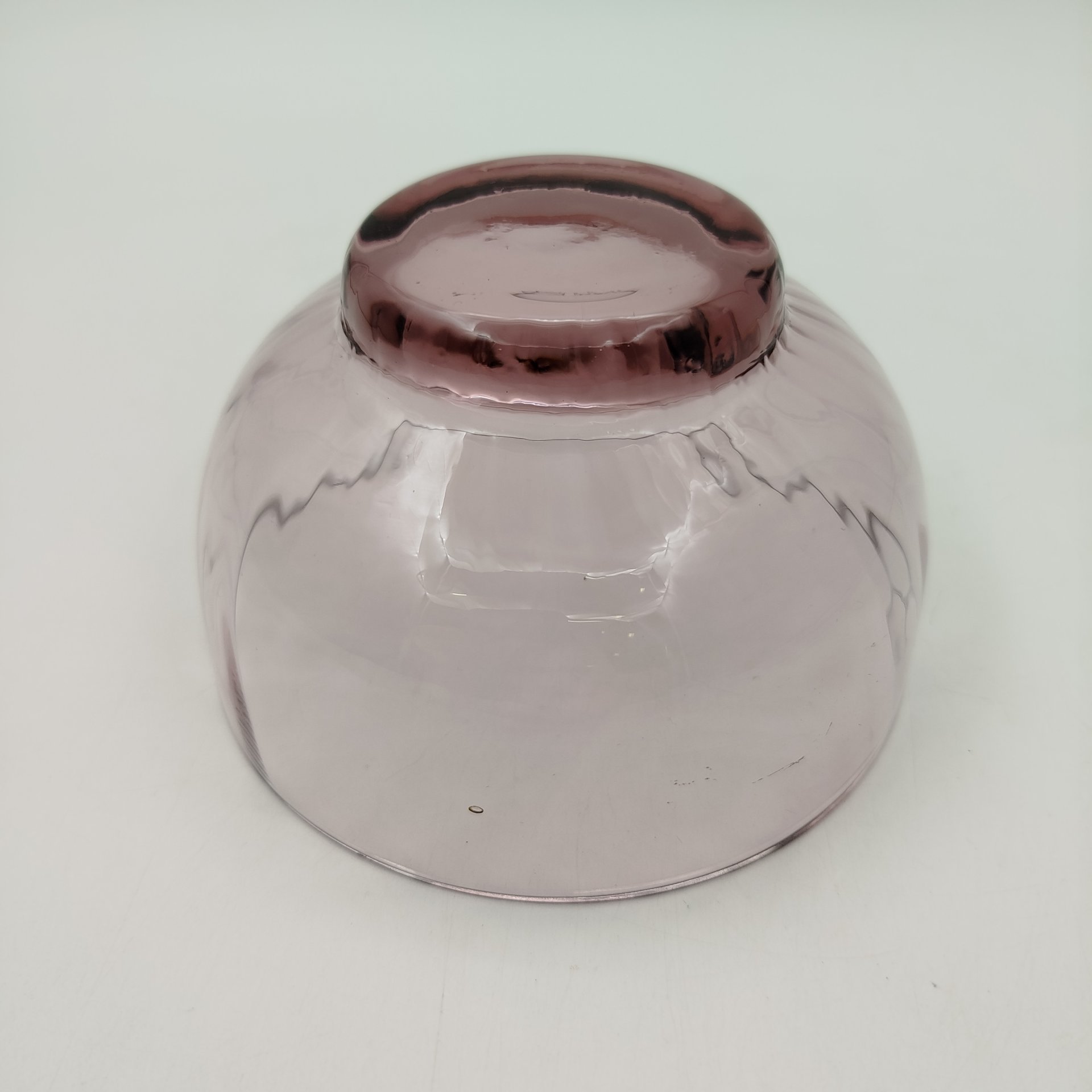 Пиала (конфетница)  лилового оттенка с рельефным туловом, стекло, СССР, 1980-1990 гг.